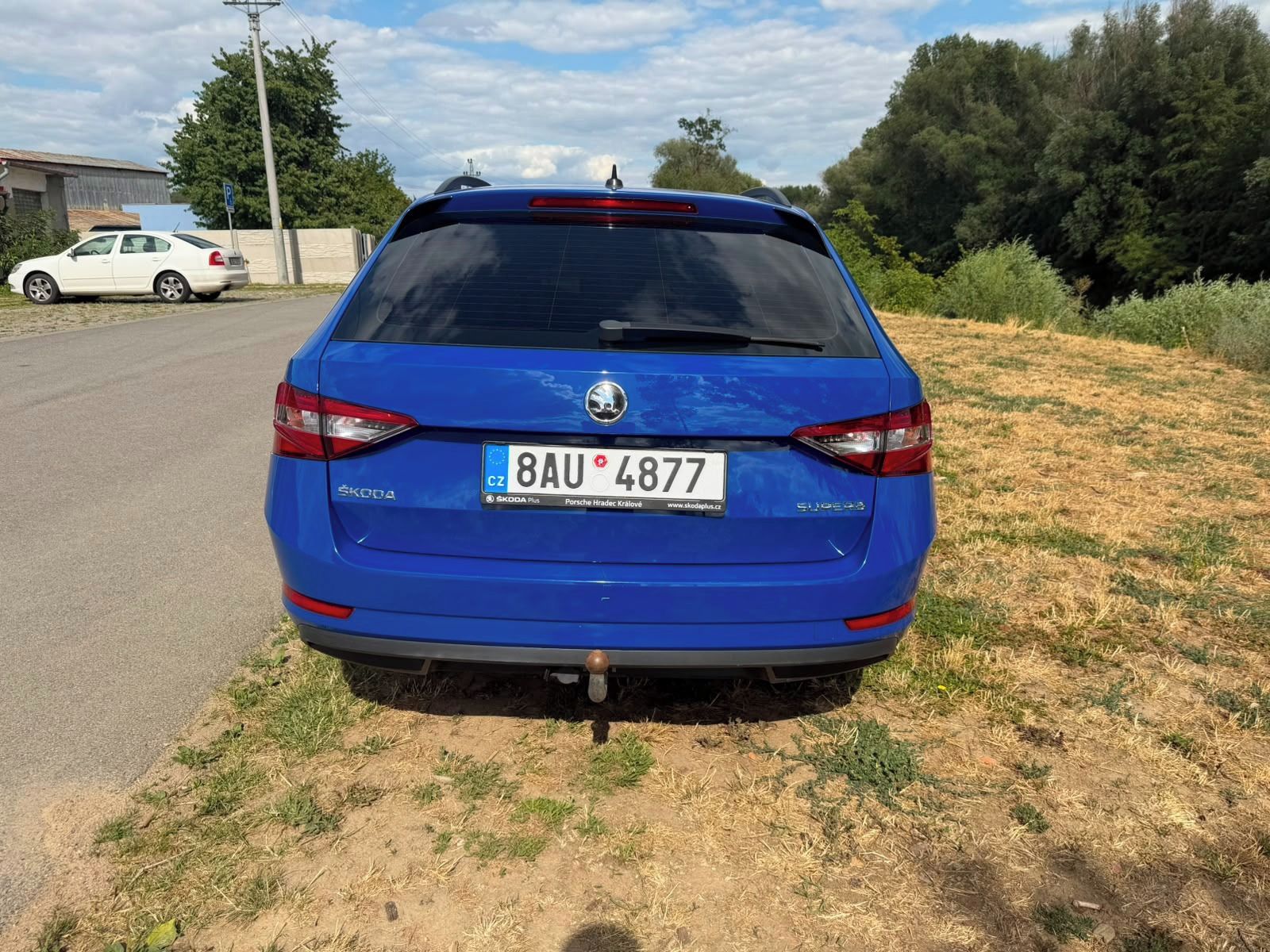 Škoda Superb, 2.0 TDI Plný servis - fotka 4