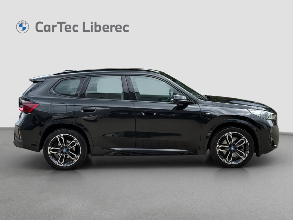 BMW X1, xDrive30e - fotka 6
