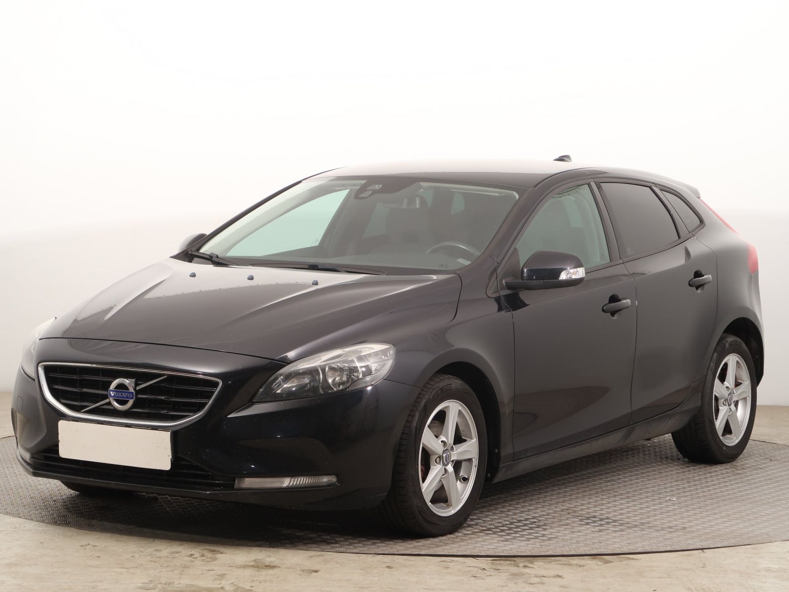 Volvo V40, 1.6 D2, Serv.kniha, Navi - fotka 3