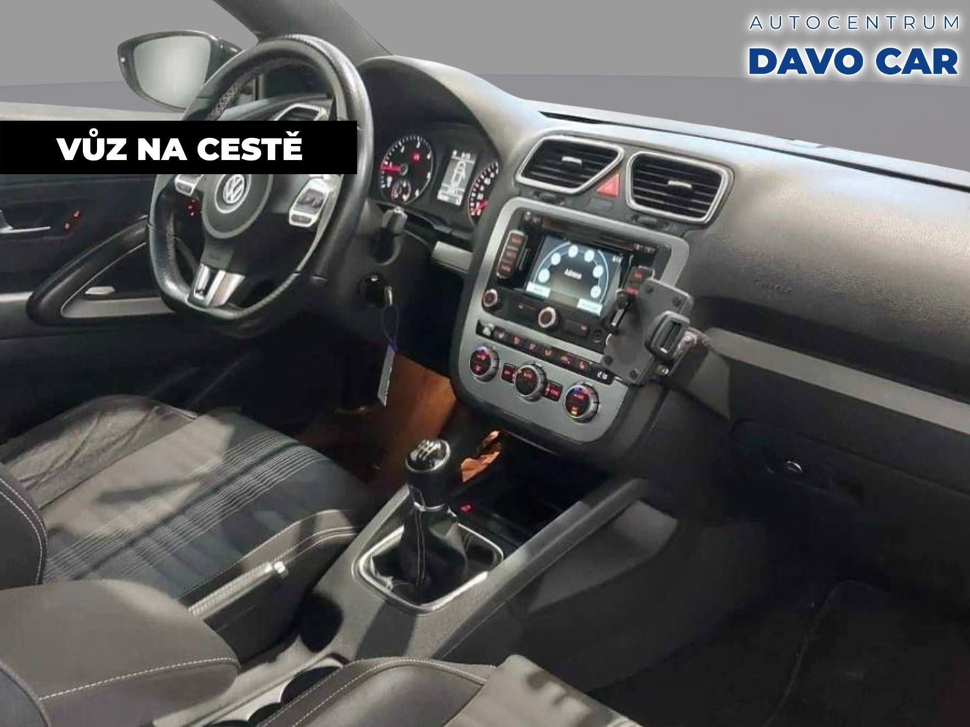 Volkswagen Scirocco, 2,0 TDI 103kW Xenon Panorama - fotka 5