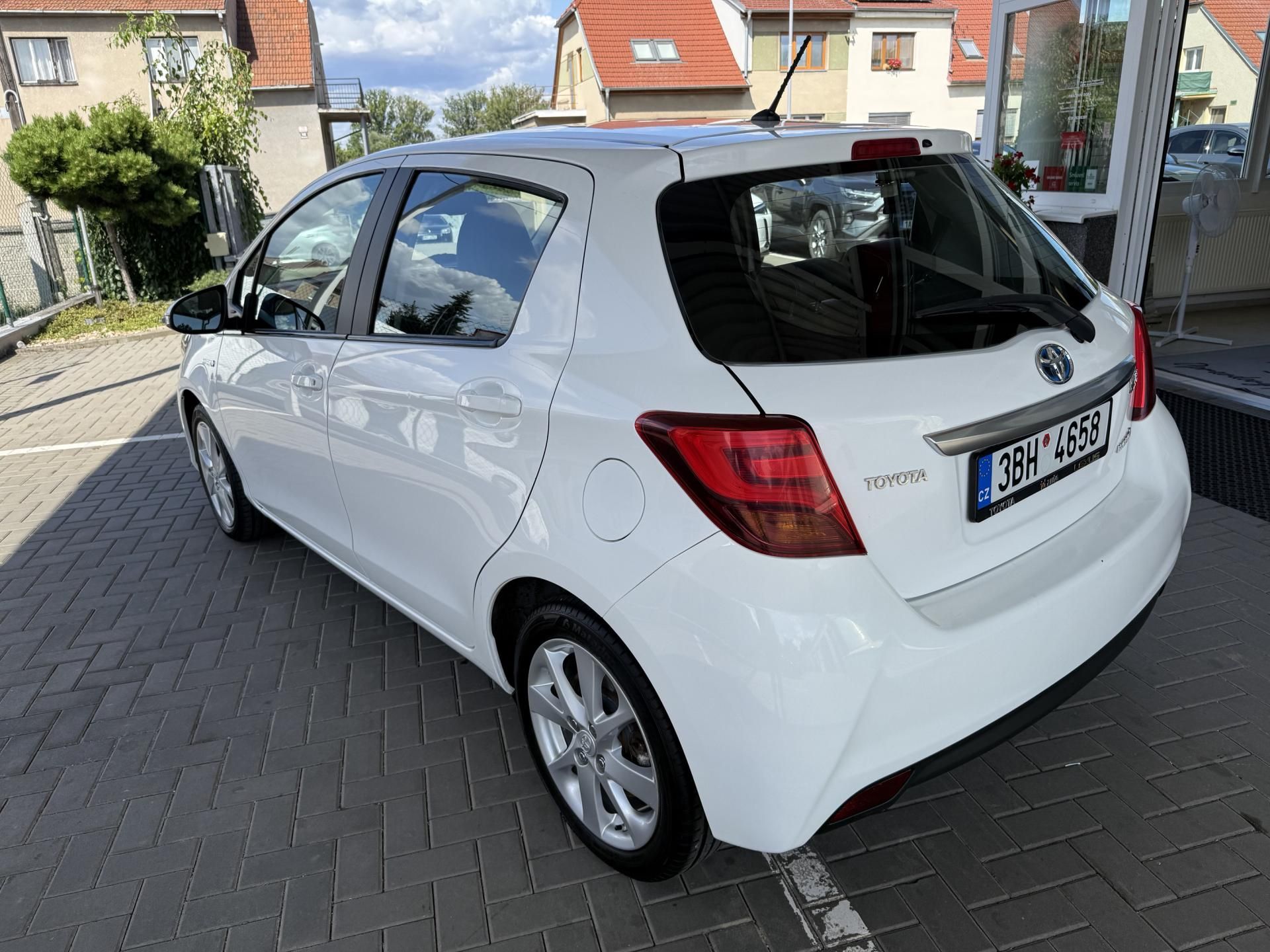 Toyota Yaris, 1,5 Hybrid Active - fotka 6