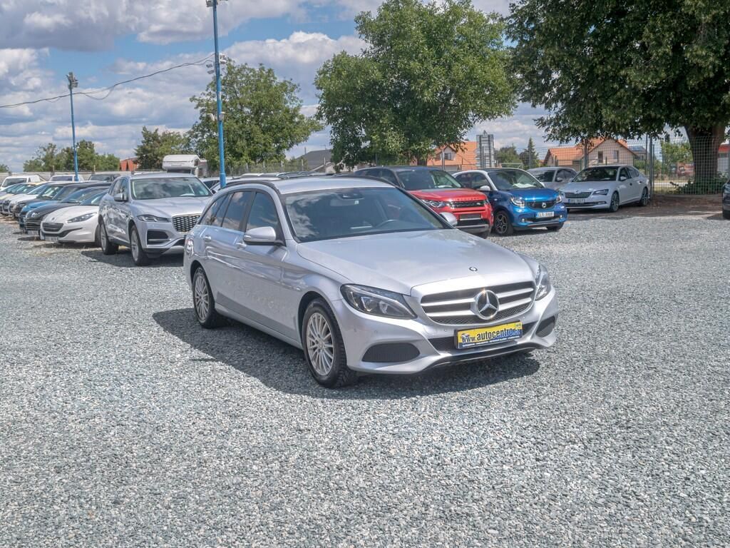 Mercedes-Benz Třídy C, 220CDI LED – NAVIGACE - fotka 3