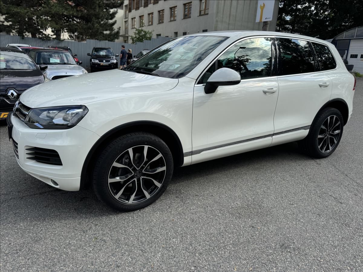 Volkswagen Touareg, 3,0 LED+KRASNÝ STAV .!! - fotka 3