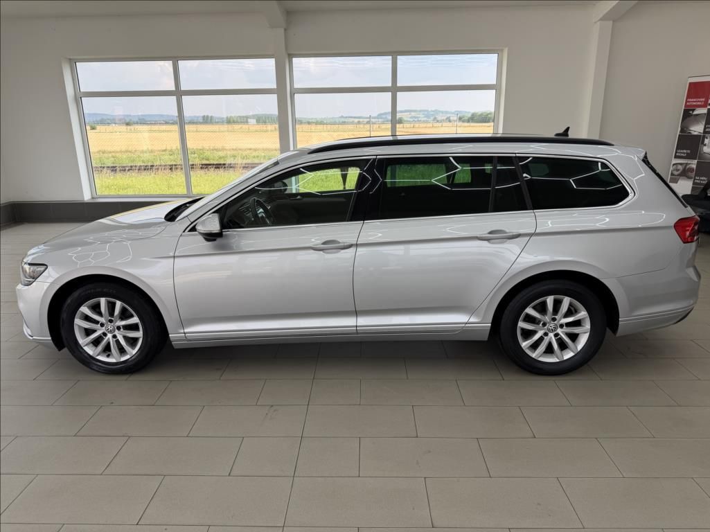 Volkswagen Passat, 2,0 TSI, LED, DSG, MirrorLink - fotka 2