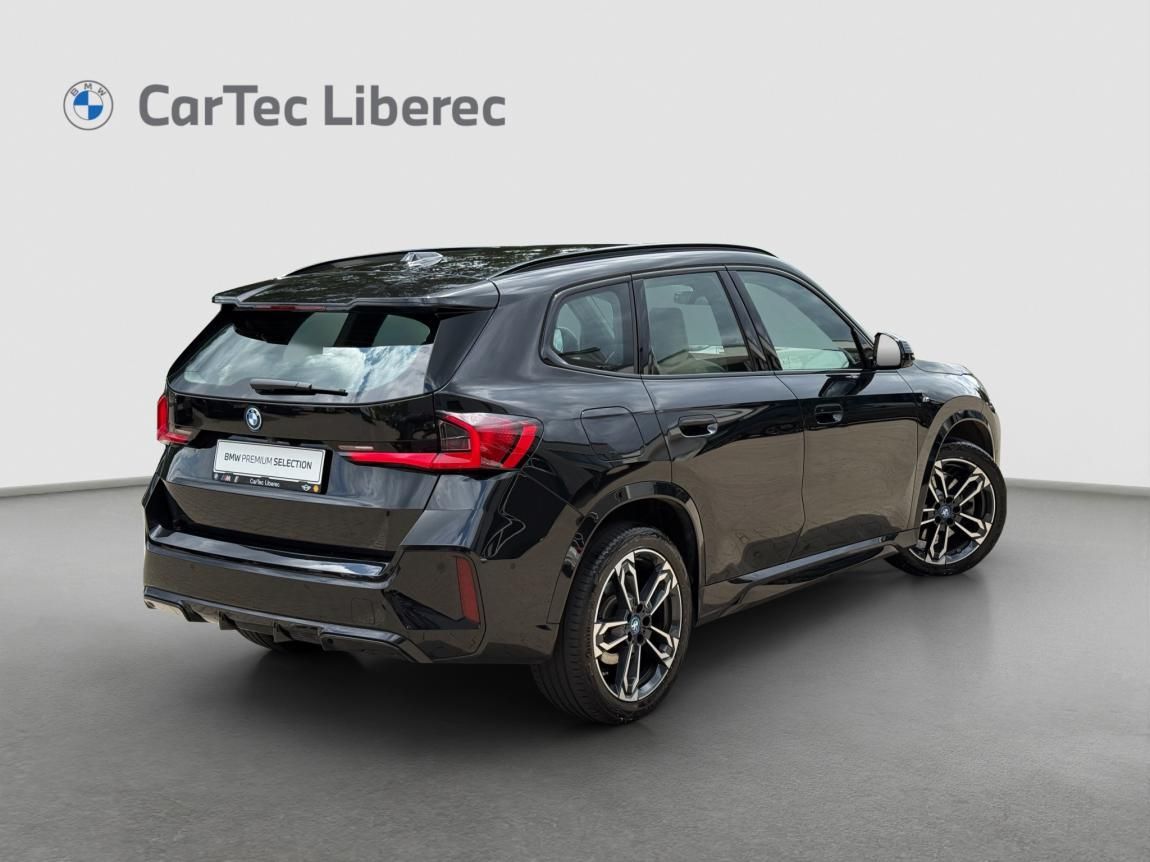 BMW X1, xDrive30e - fotka 3