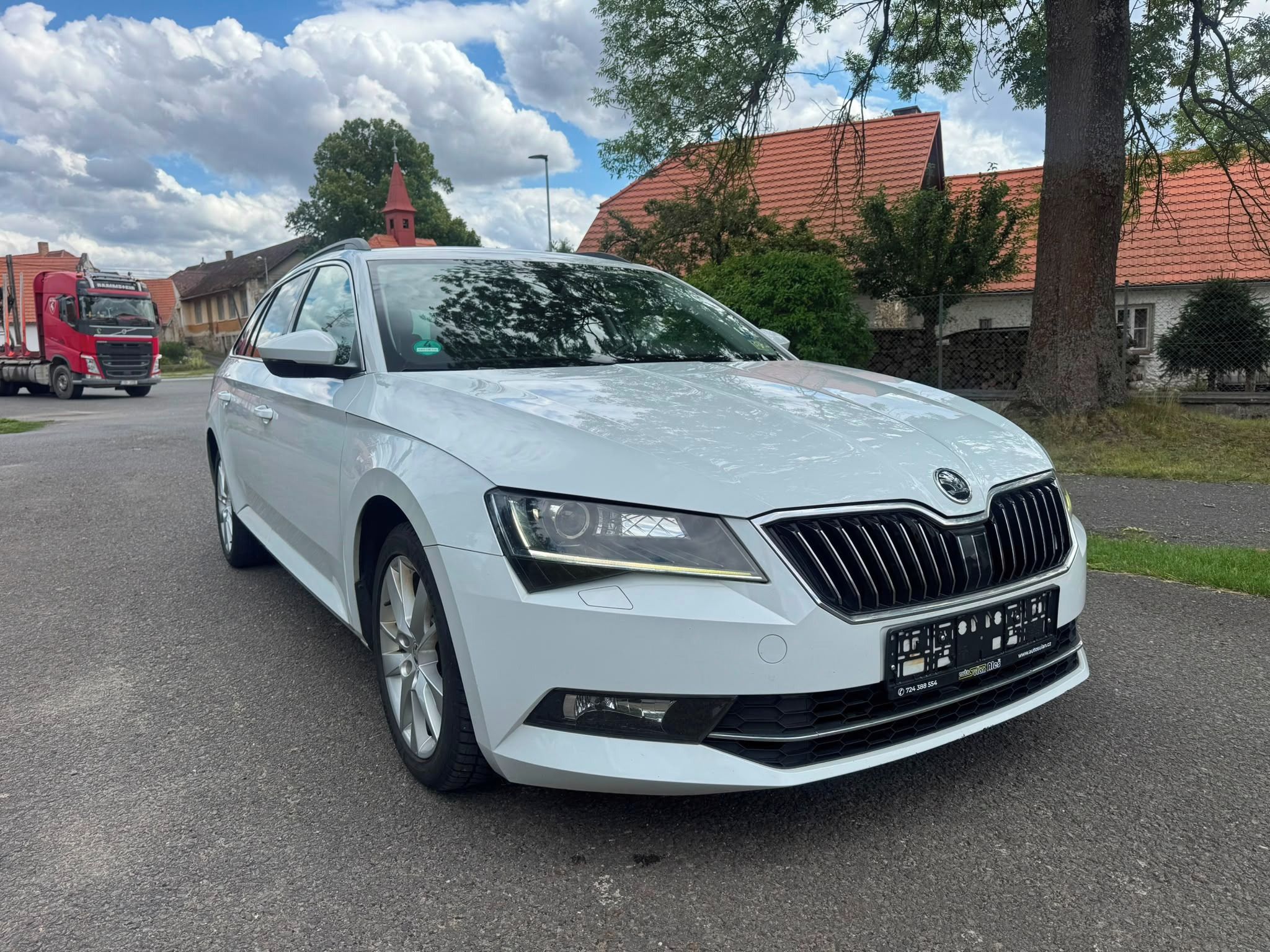 Škoda Superb, 2.0tdi DSG, 1.majitel, DPH - fotka 5