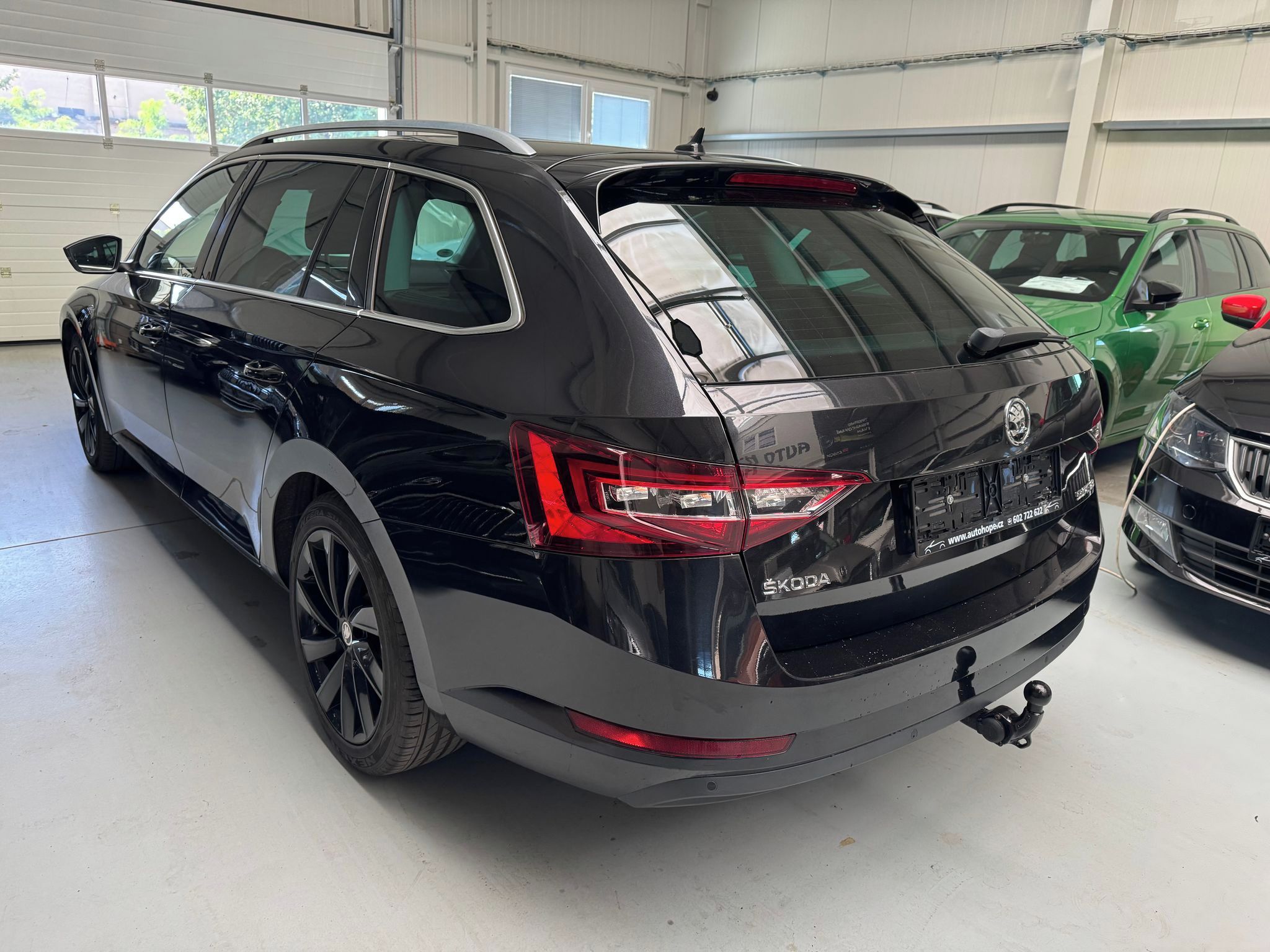 Škoda Superb, combi 2.0 TDI DSG L&K - fotka 4