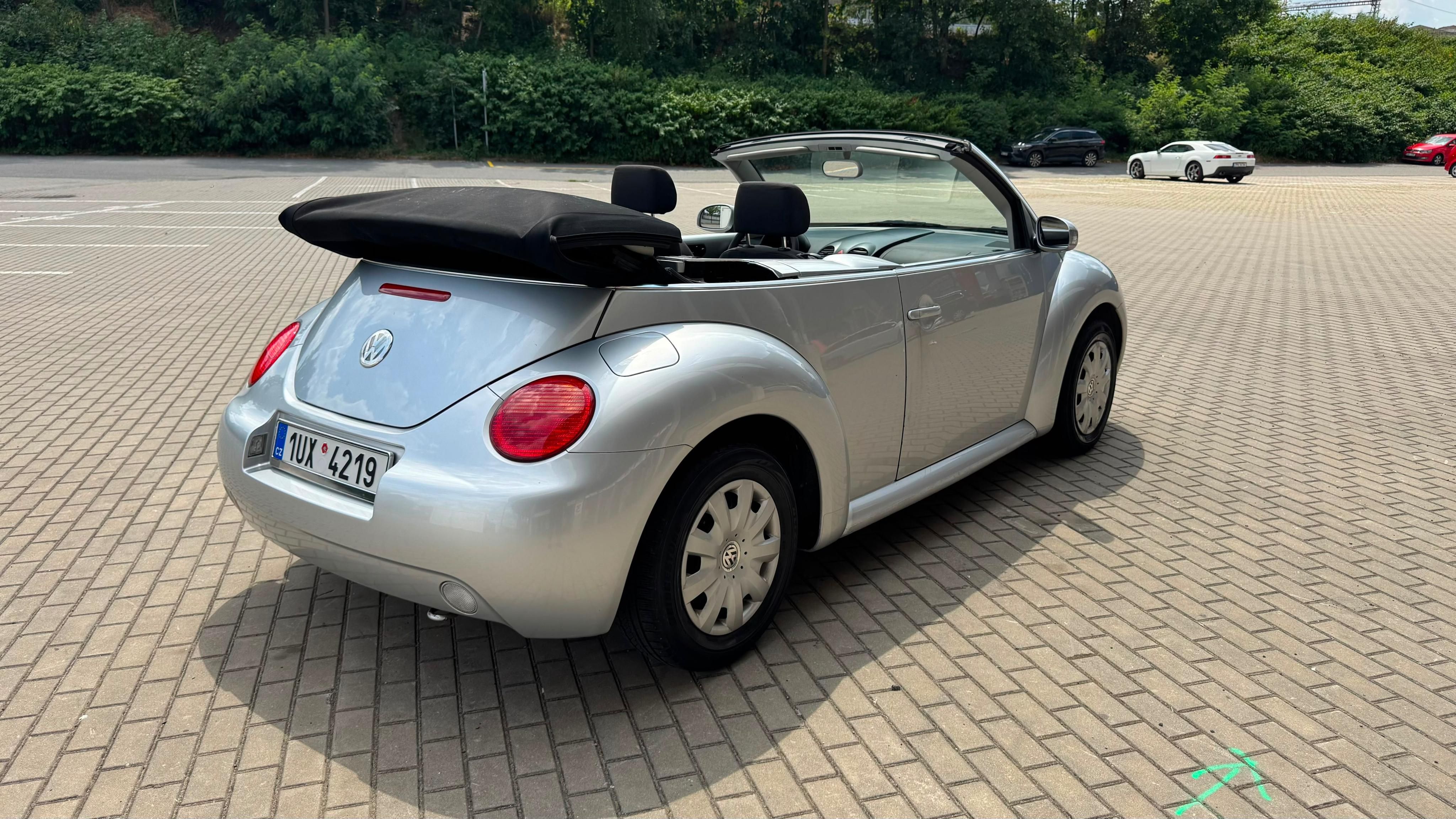 Volkswagen New Beetle, 1.6i, 75kw Kabriolet - fotka 5