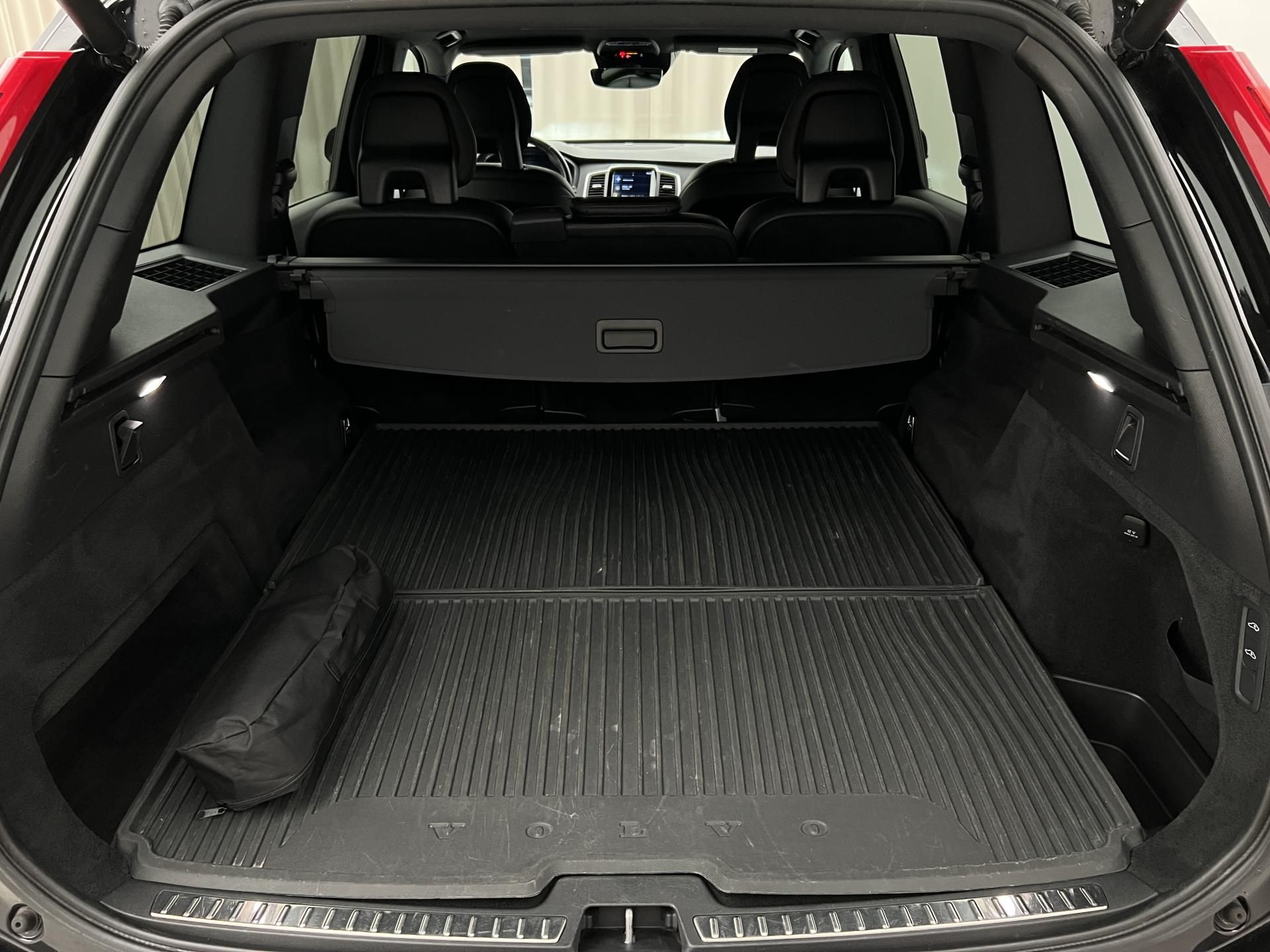 Volvo XC90, B5 AWD MOMENTUM PRO AUT - fotka 5