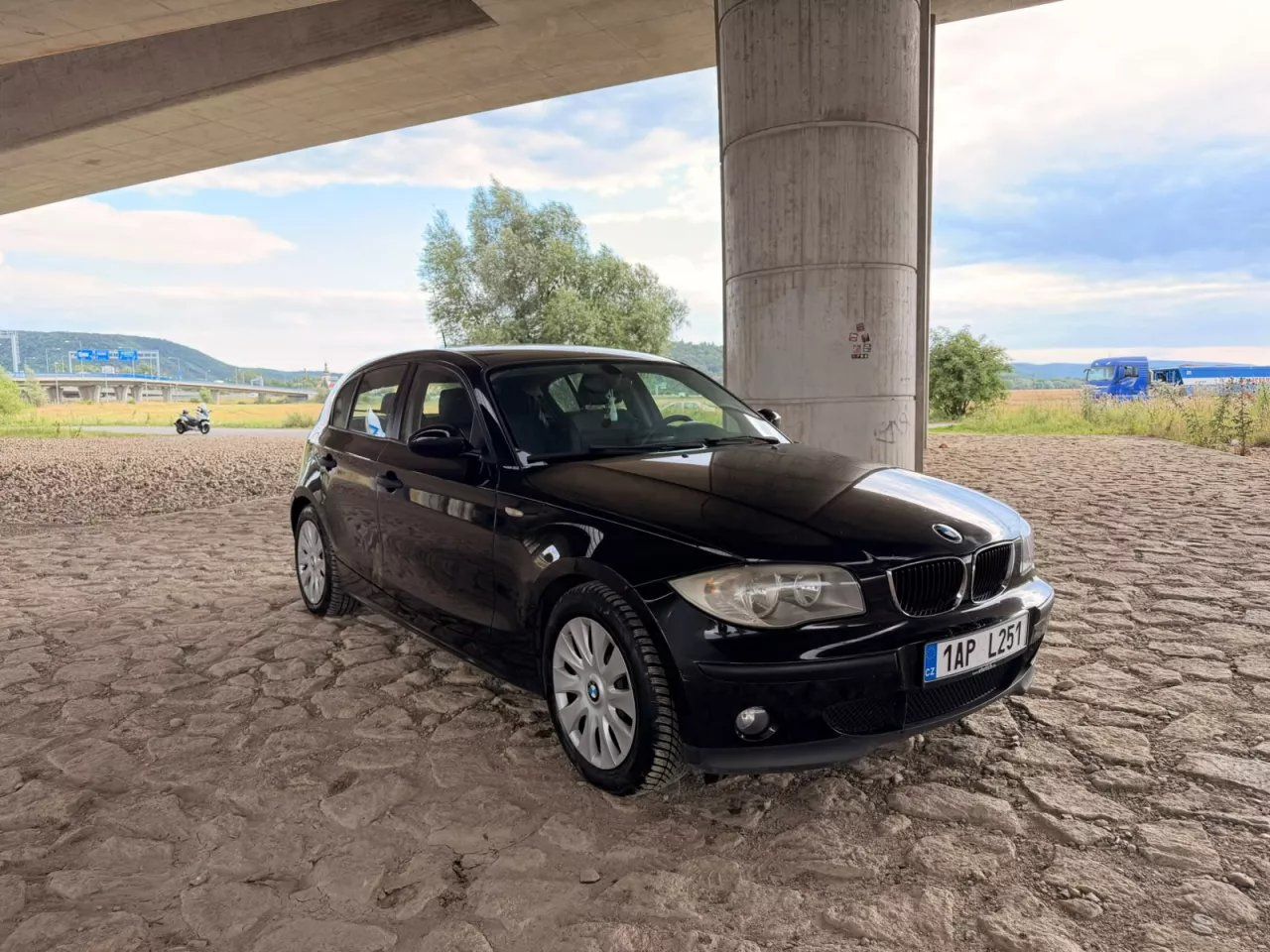 BMW Řada 1, E87 2.0D 90kW 6st. manuál - fotka 4