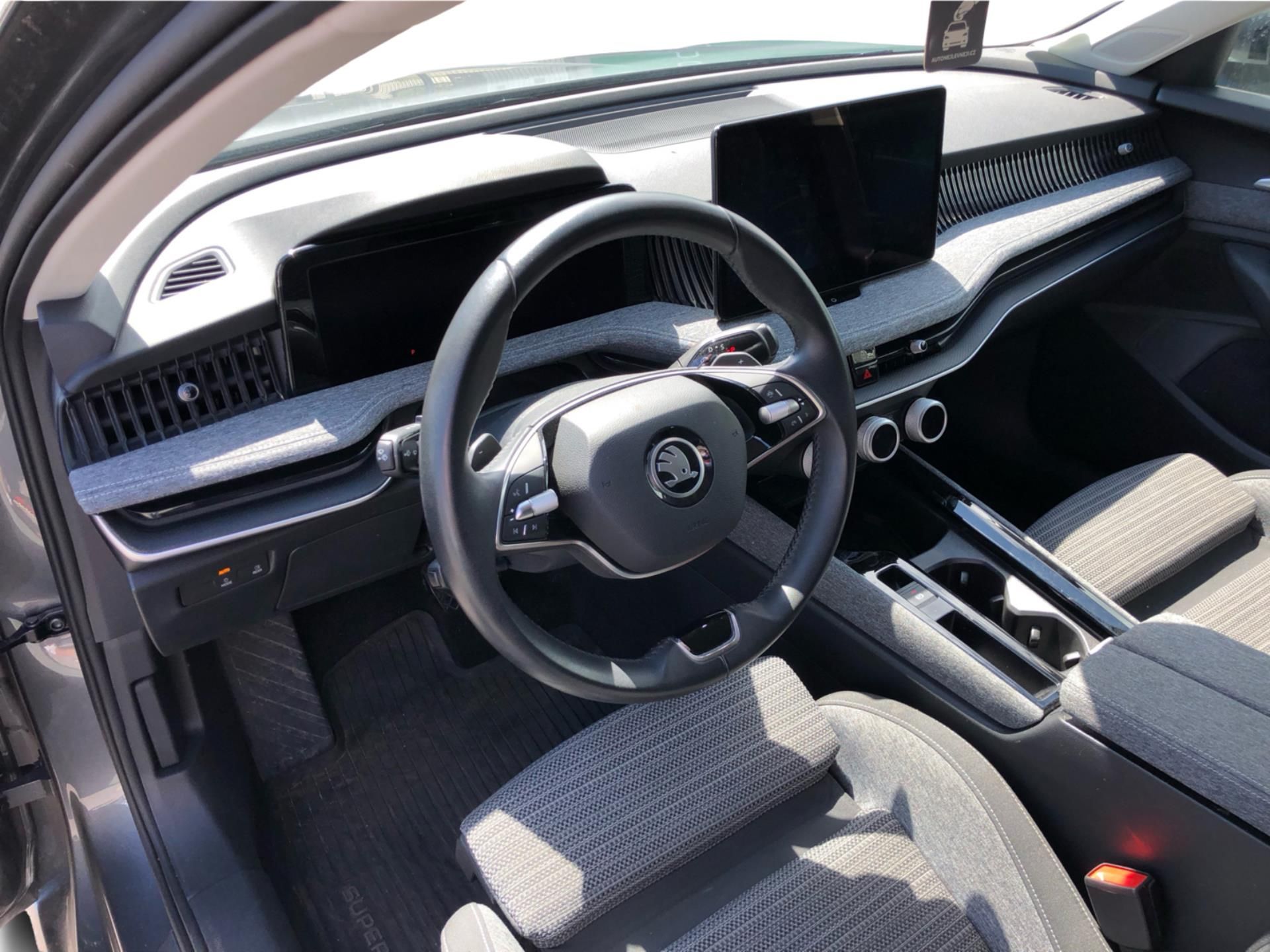 Škoda Superb, COMBI 2.0 TDi DSG 7st. SELECTI - fotka 5