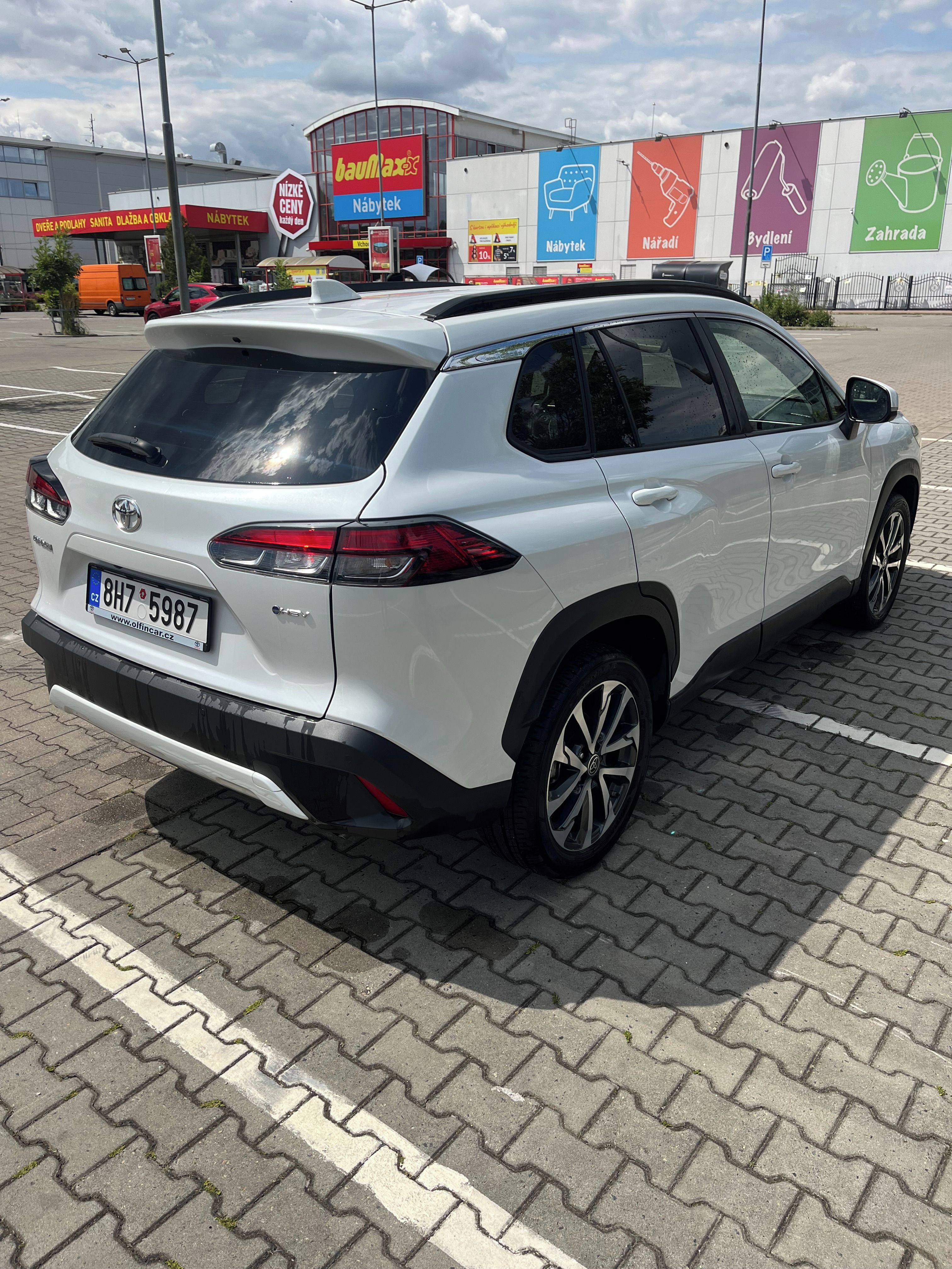 Toyota Corolla Cross, 2,0 HEV Style Tech (2x4) - fotka 4