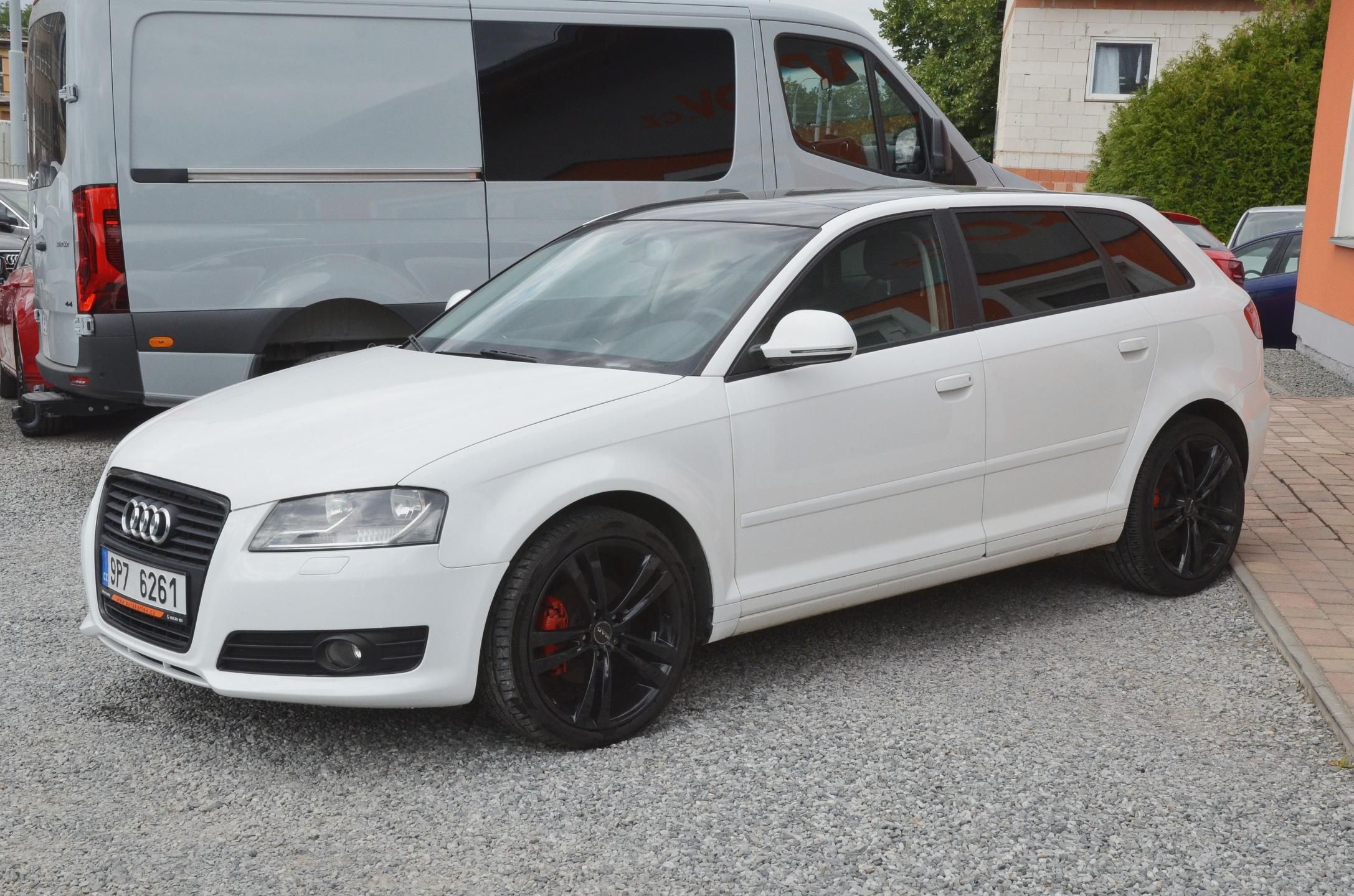 Audi A3, 2.0 TDi 103kW DSG PANORAMA - fotka 3