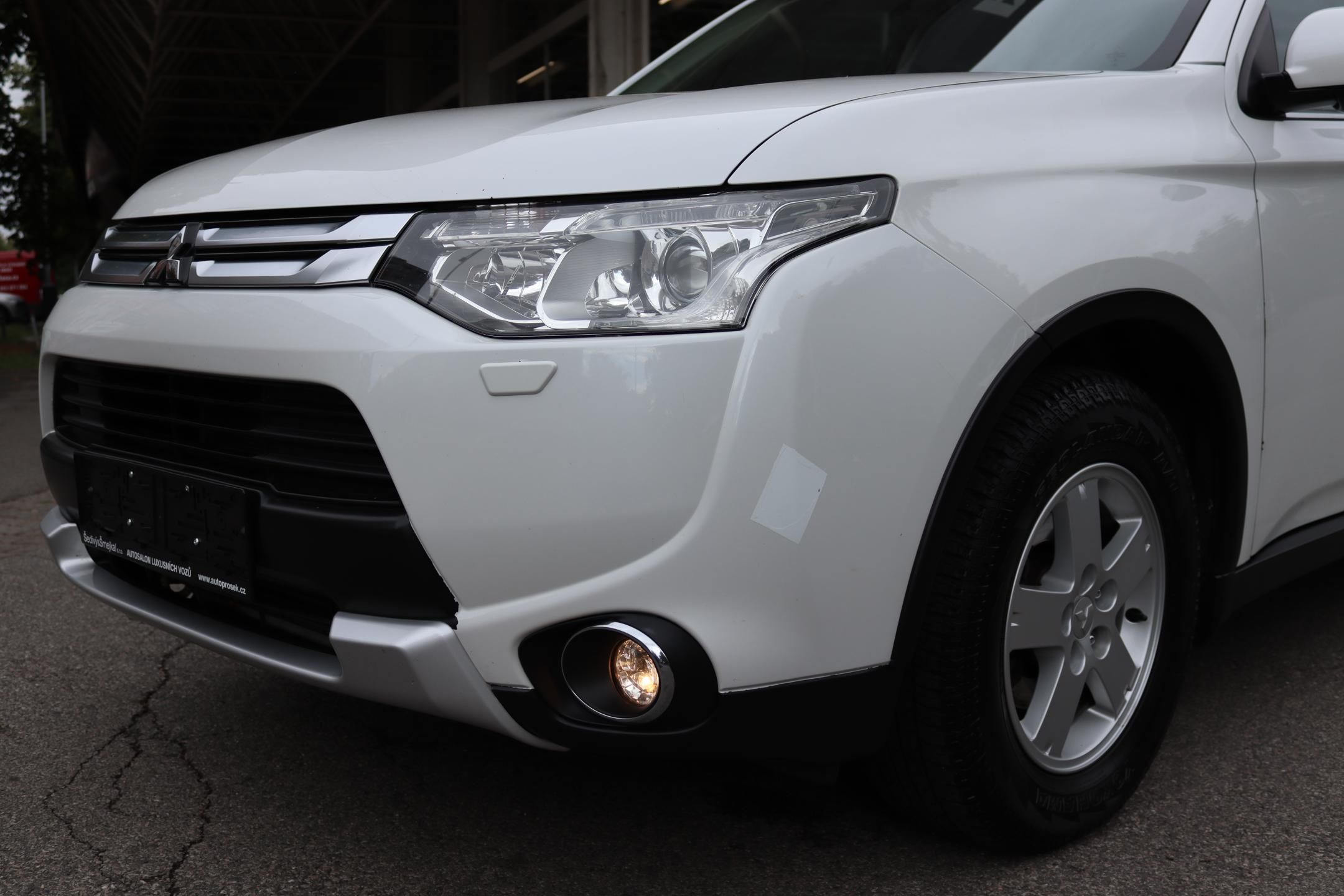 Mitsubishi Outlander, 2.2DI-D 4X4 7 MÍST 110kW - fotka 5
