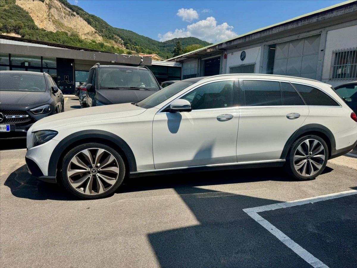Mercedes-Benz Třídy E, 2,0 4Matic Auto All-Terrain od - fotka 2