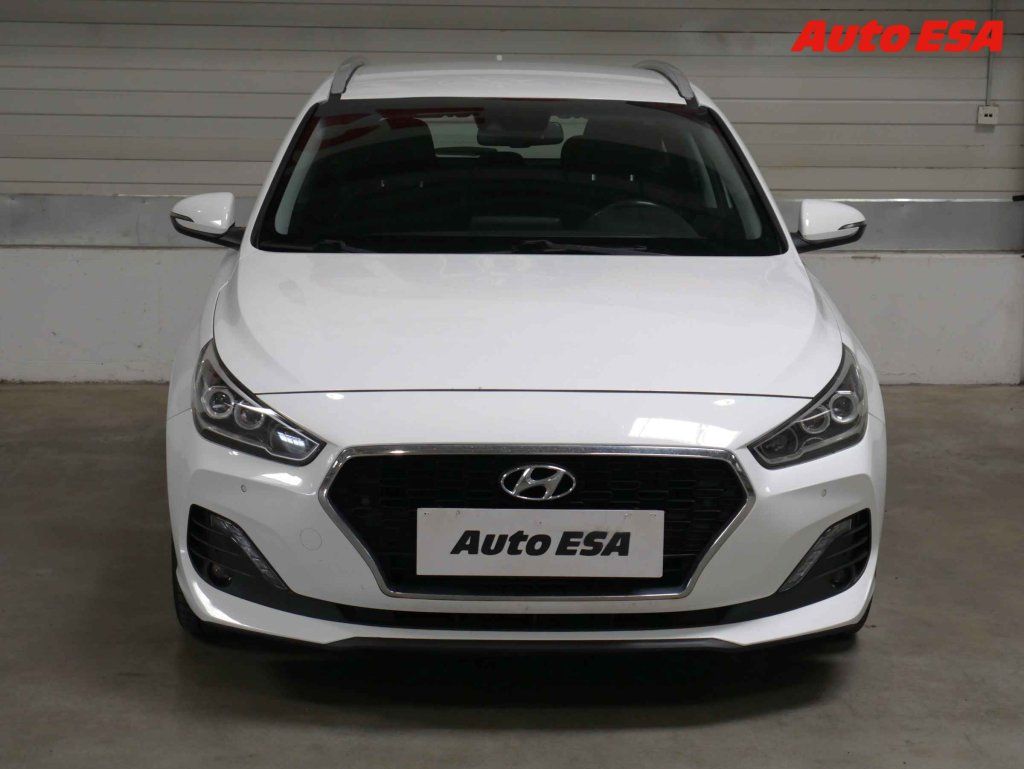 Hyundai i30, 1.6 CRDi,Style,navi,kamera - fotka 2