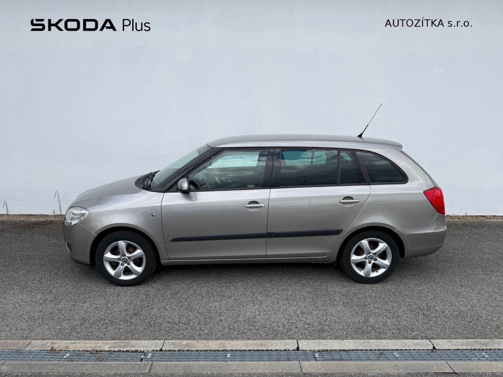Škoda Fabia, Fabia Com Sport 1,4 63kW - fotka 3