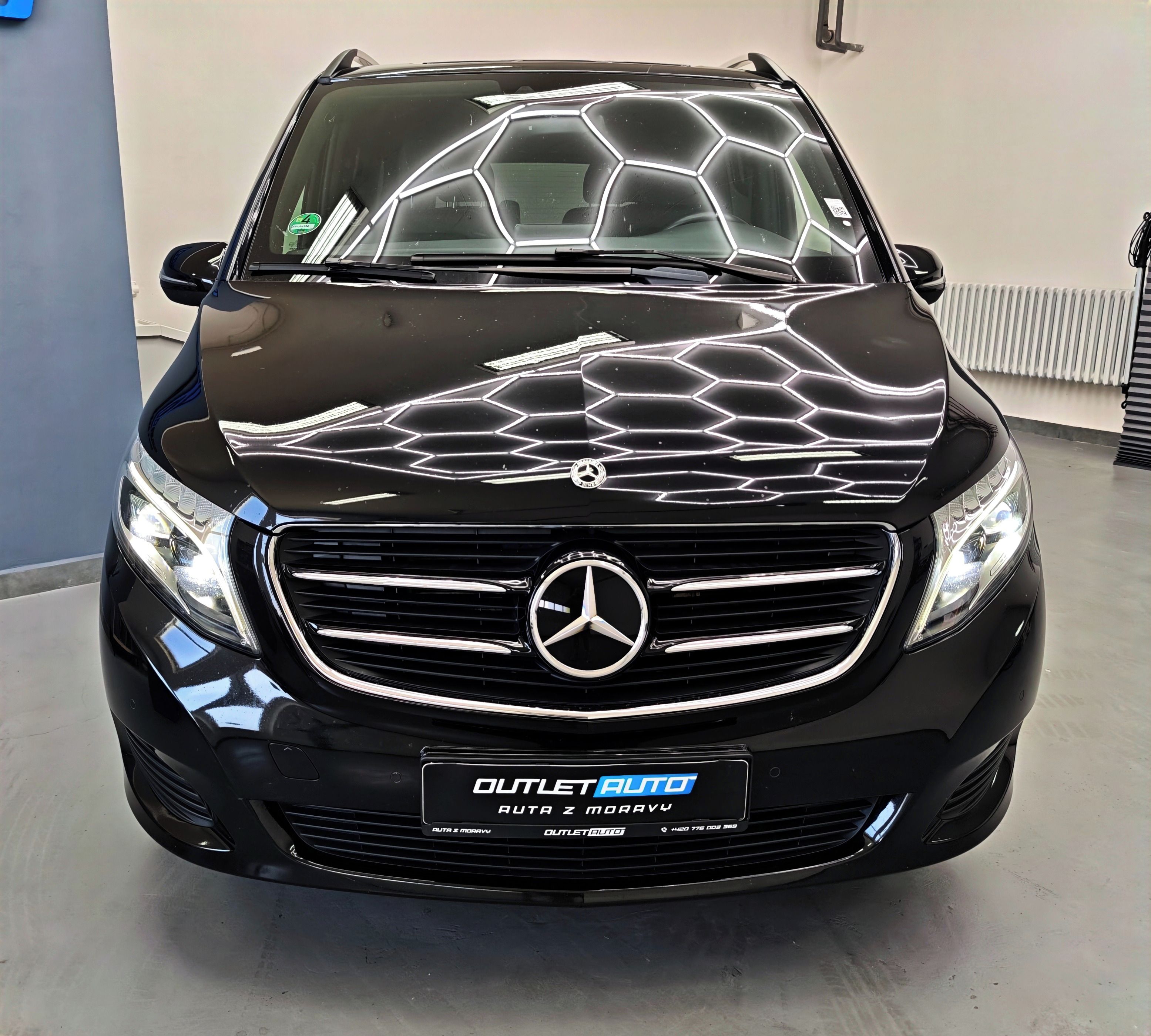 Mercedes-Benz Třídy V, 250d 4MATIC, 2018, AVANTGARDE - fotka 2