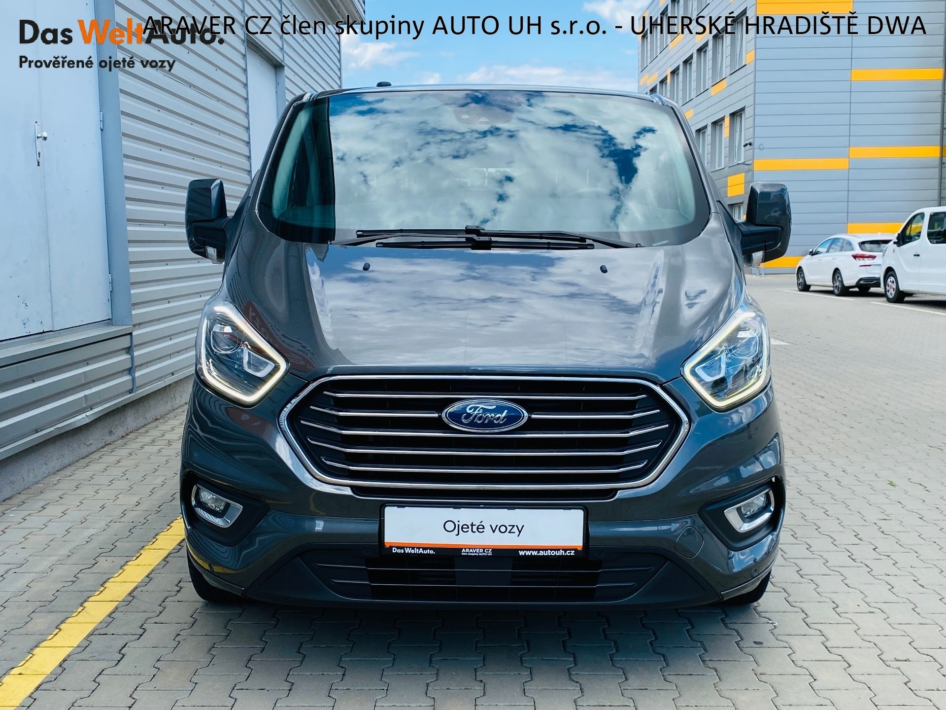 Ford Tourneo Custom, 2.0 EcoBlue 136kW L2 Titanium - fotka 4