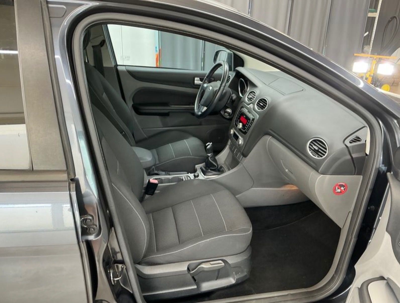Ford Focus, 1.6 16v Titanium - fotka 3