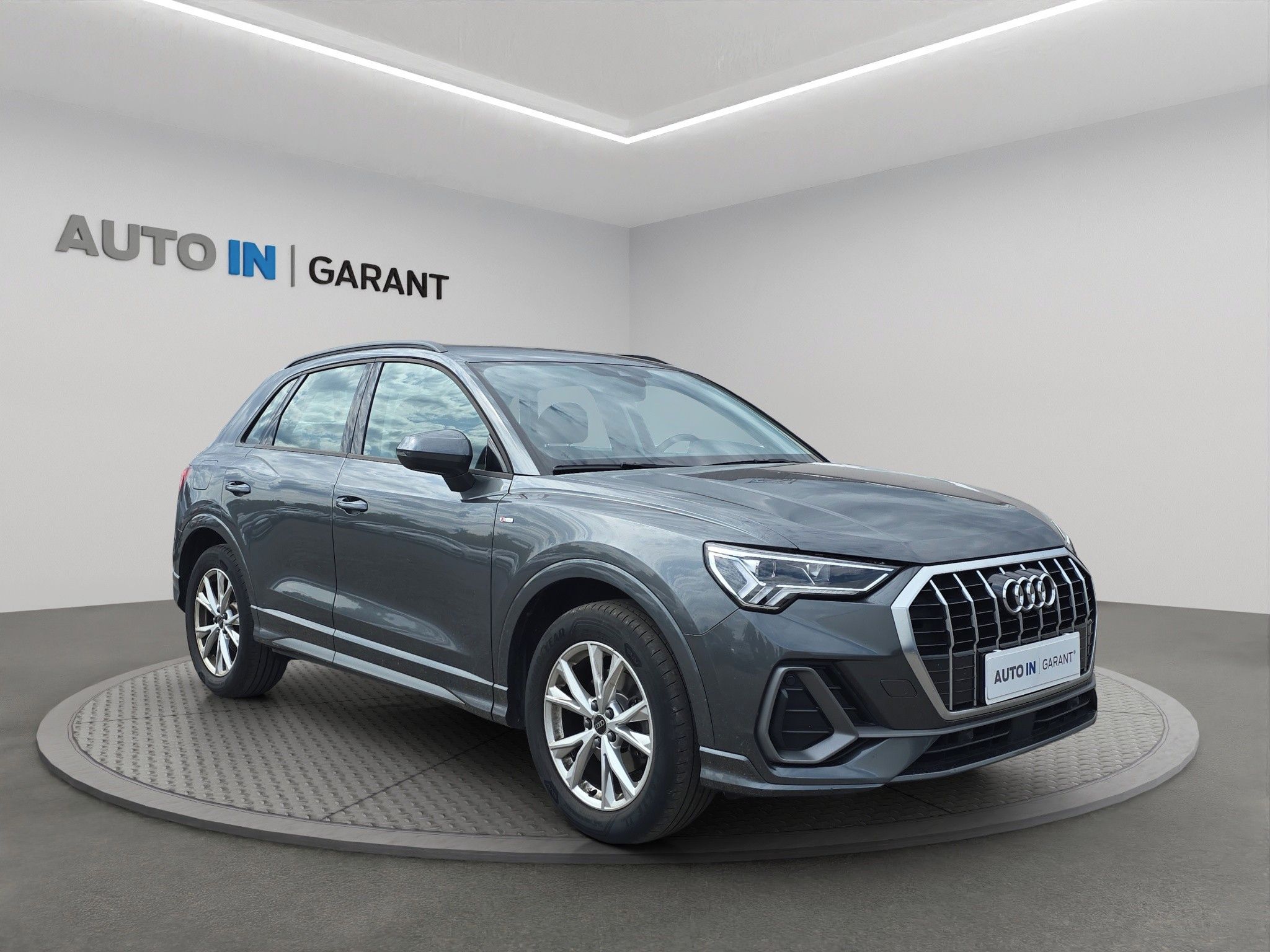 Audi Q3, S-Line 1.5 TFSi 110kw, ČR - fotka 3