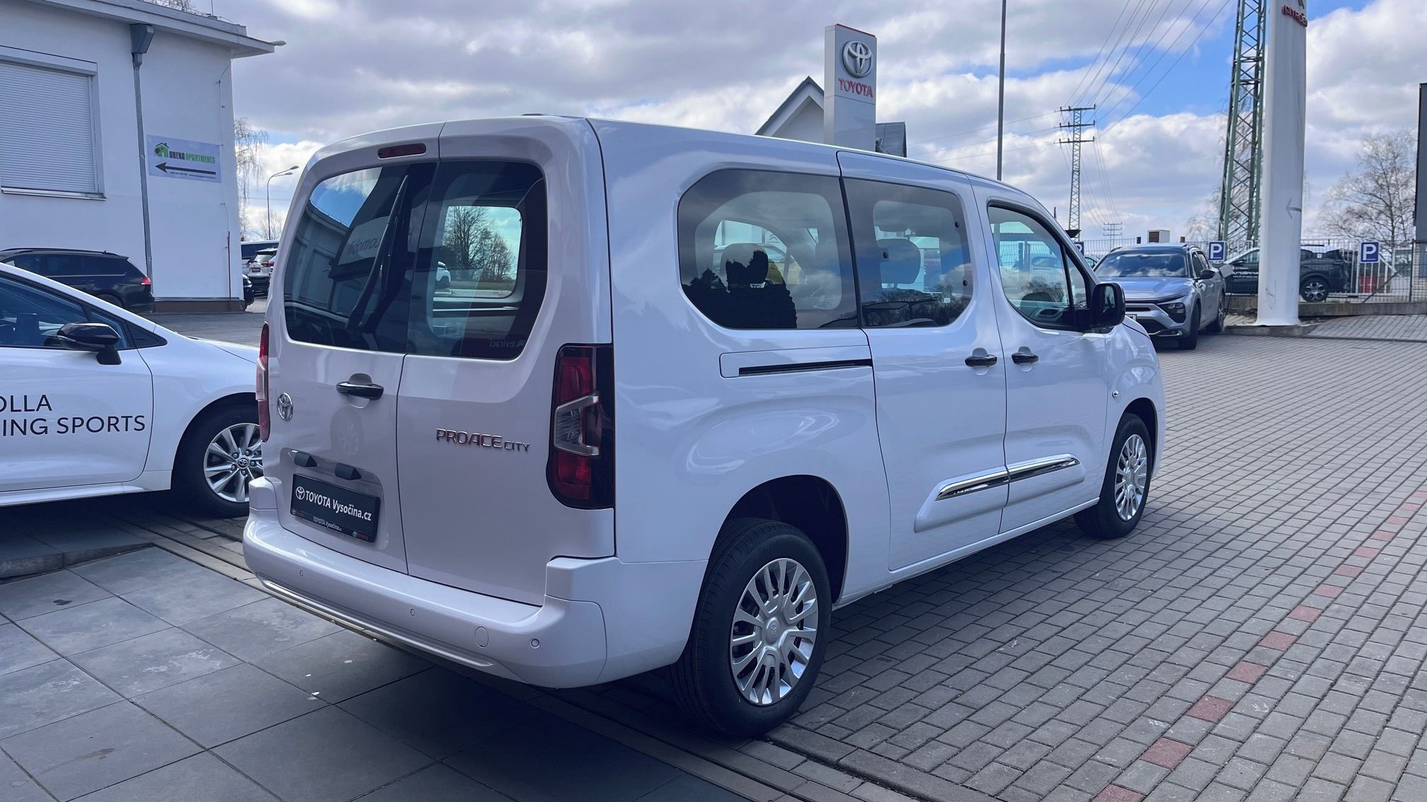 Toyota Proace City Verso, Long 1,5D 130PS Business 7S - fotka 5