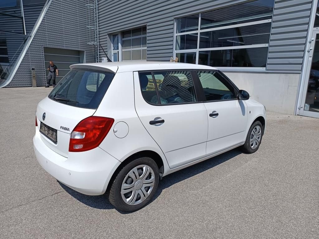 Škoda Fabia, 1,2 Active+  29 000 km !!!!!!! - fotka 5