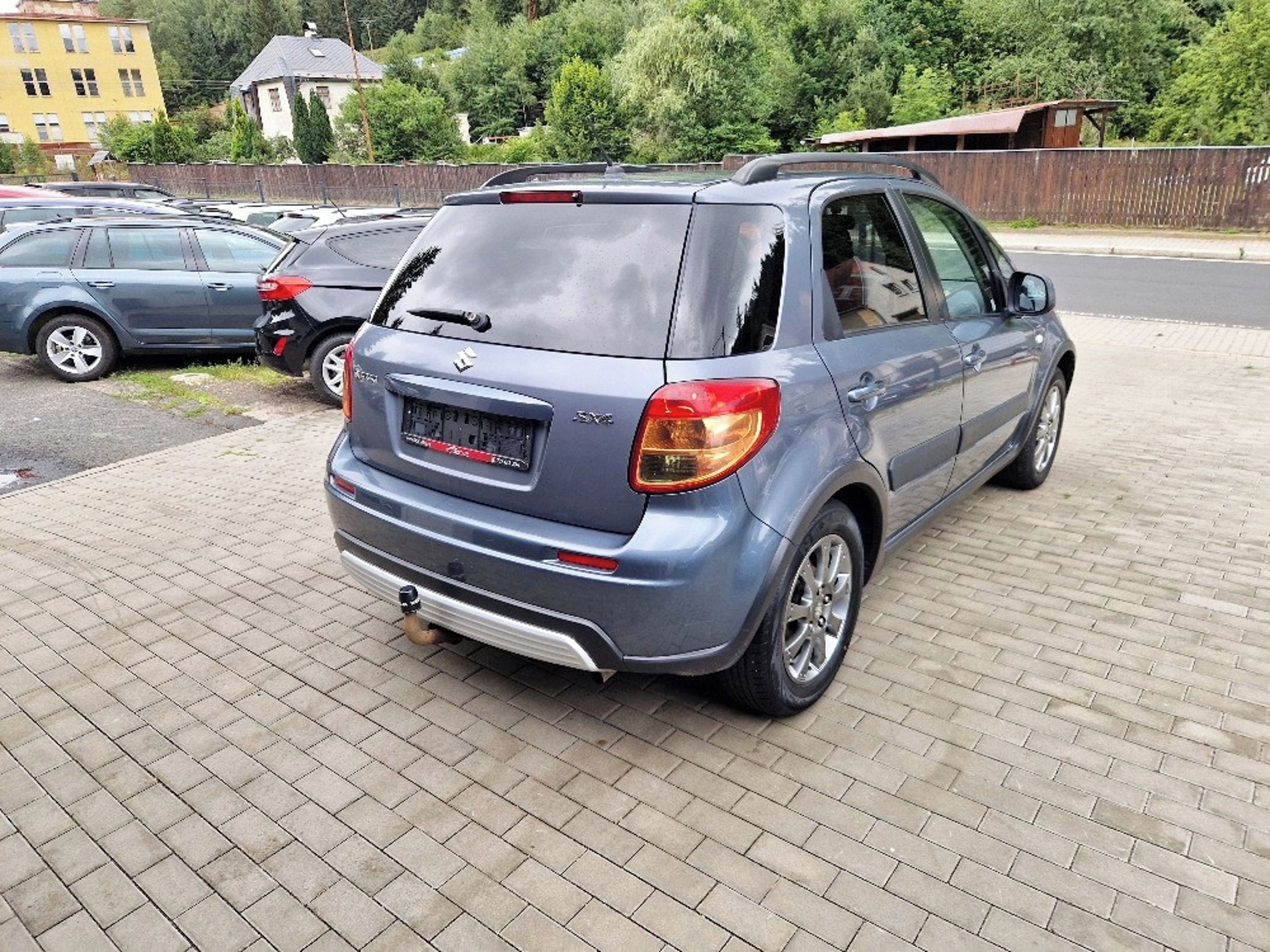 Suzuki SX4, 1.6 (79 kW), tažné - fotka 4