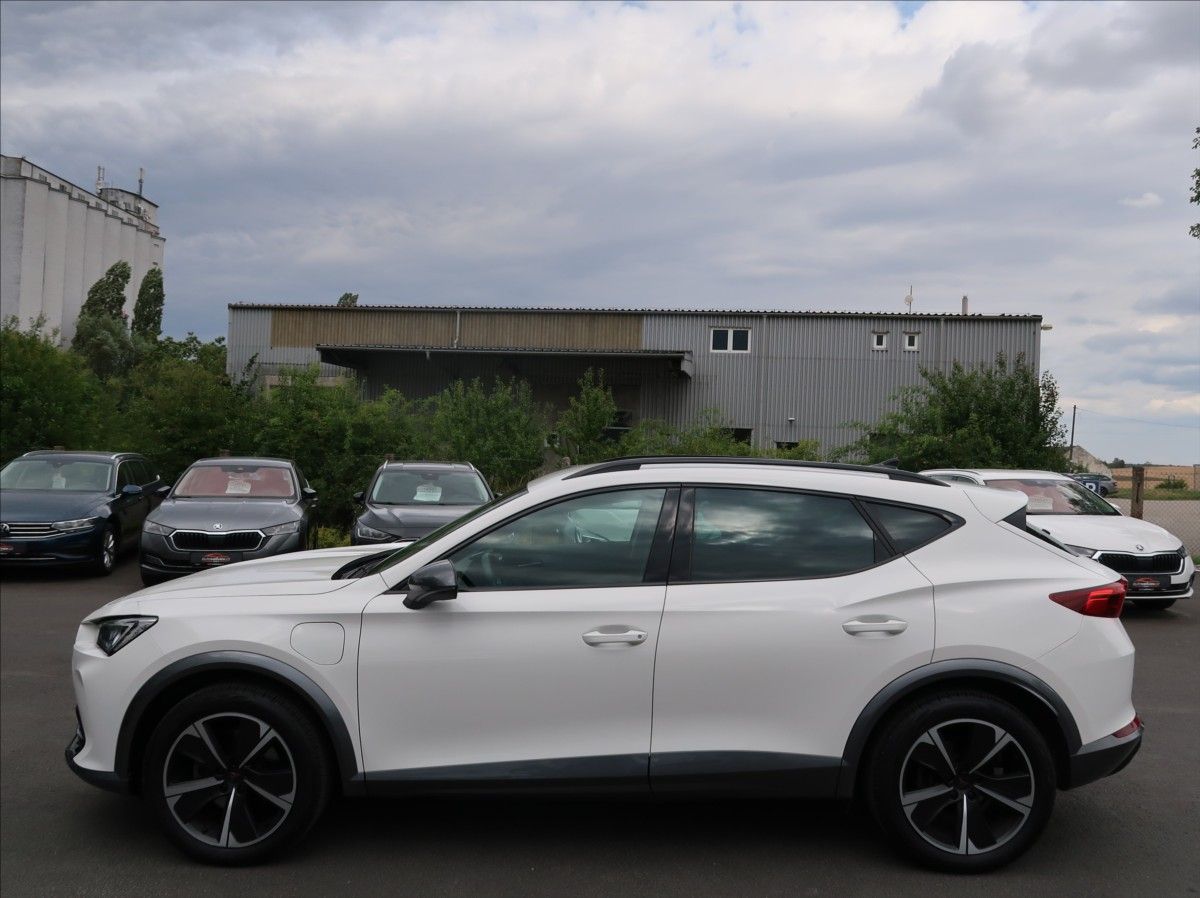Cupra Formentor, 1,4 TSi,150kW,e-Hybrid,DPH - fotka 5