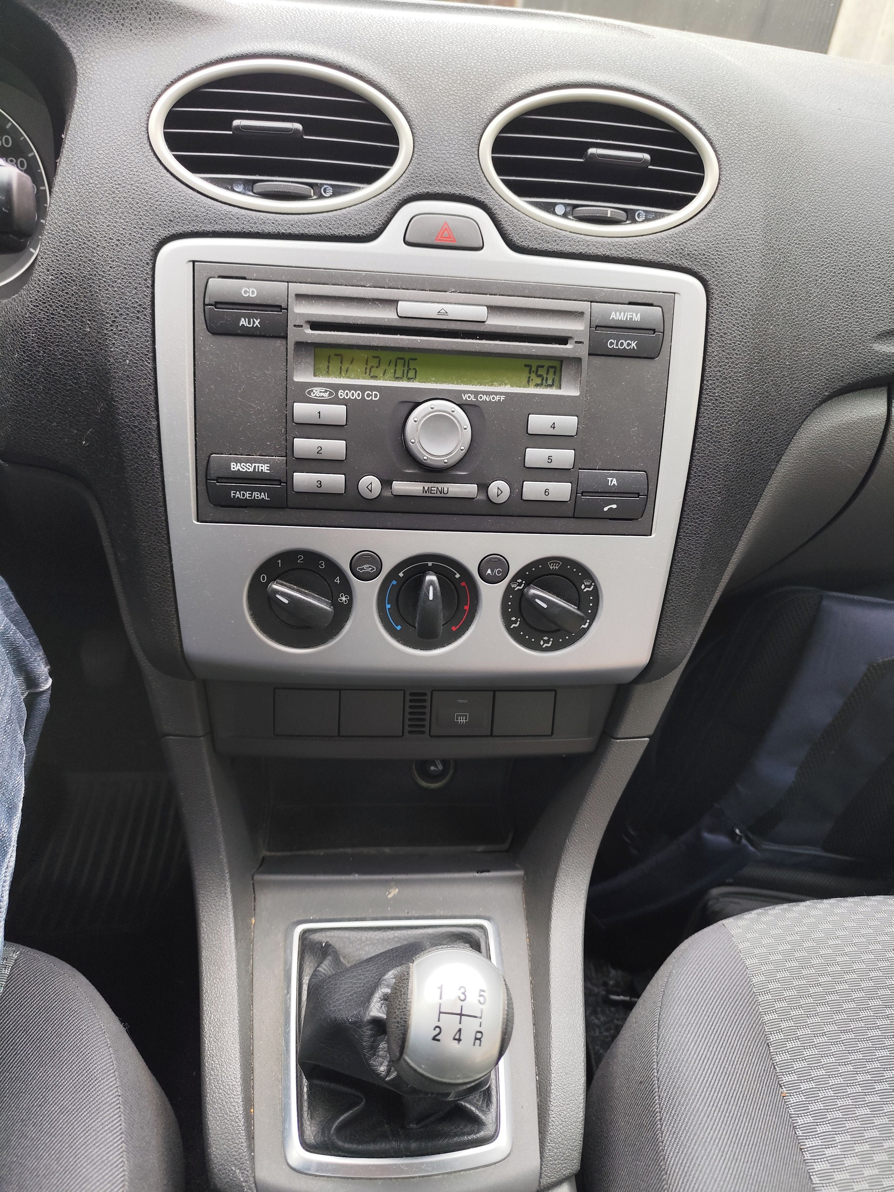 Ford Focus, 1.6 benzín 74 kW, nehavarované