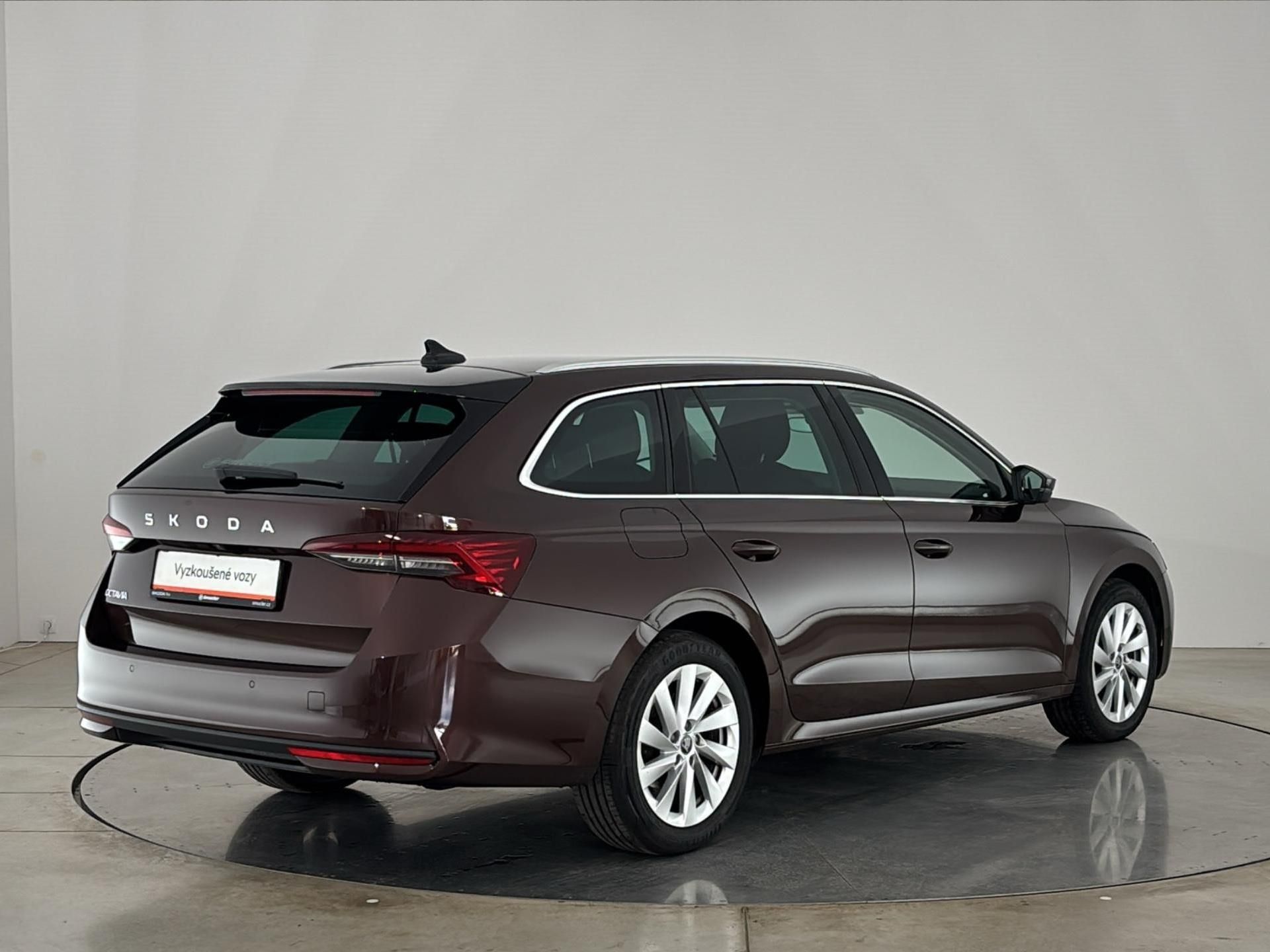 Škoda Octavia, 2.0 TDI DSG / 110 kW 1Maj.,ČR - fotka 2
