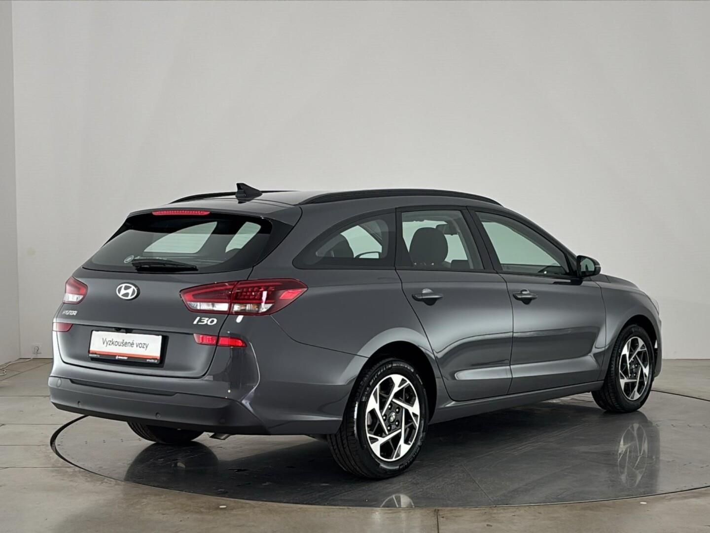 Hyundai i30, 1.5 T-GDI / 103 kW SMART DCT - fotka 2