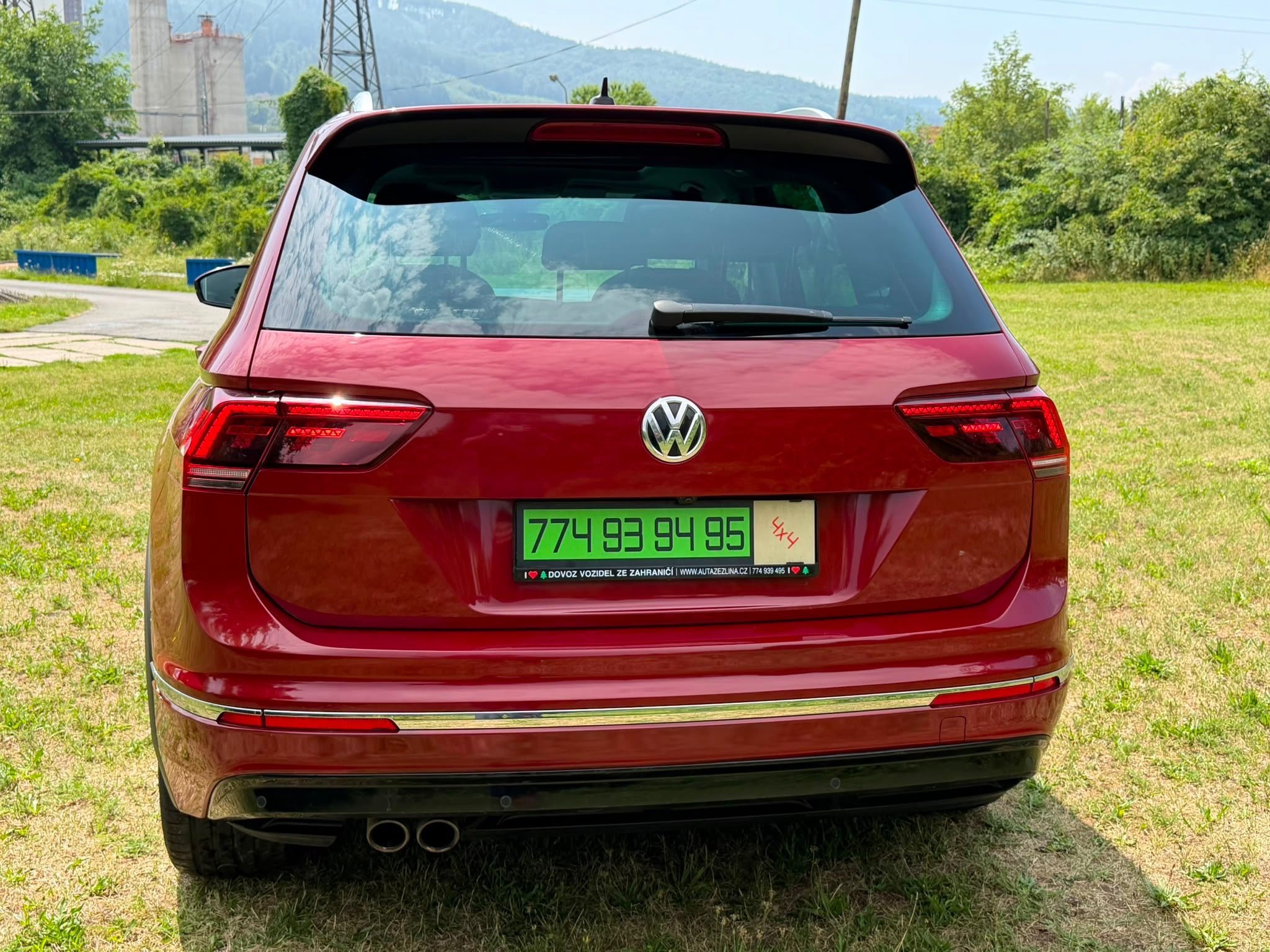 Volkswagen Tiguan, R-LINE 2,0 TDI 4X4- TOP VÝBAVA - fotka 6