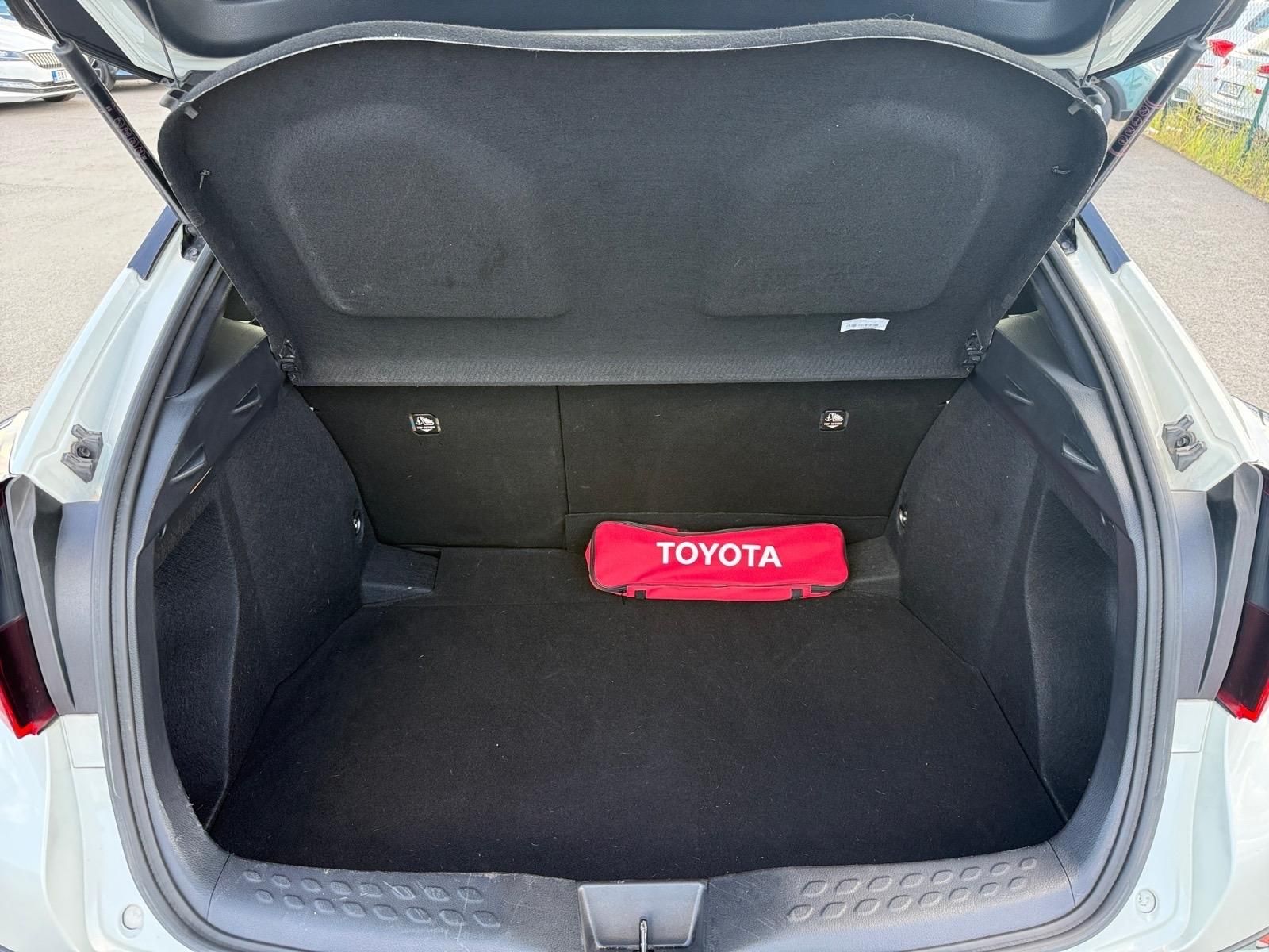 Toyota C-HR, STYLE 1.8HYBRID 72kW CZ DPH - fotka 6