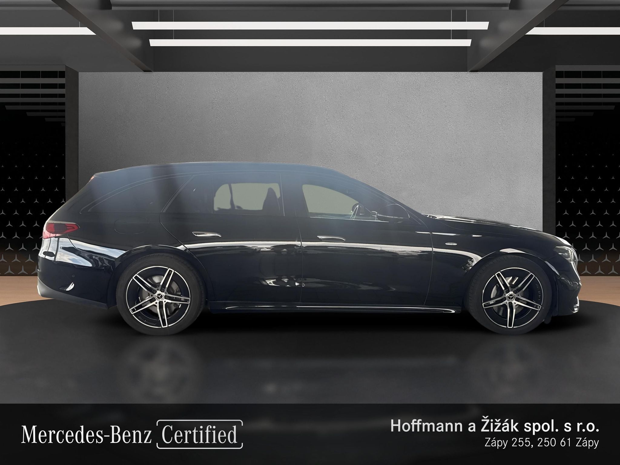 Mercedes-Benz Třídy E, 300de 4M kombi AMG linie - fotka 4