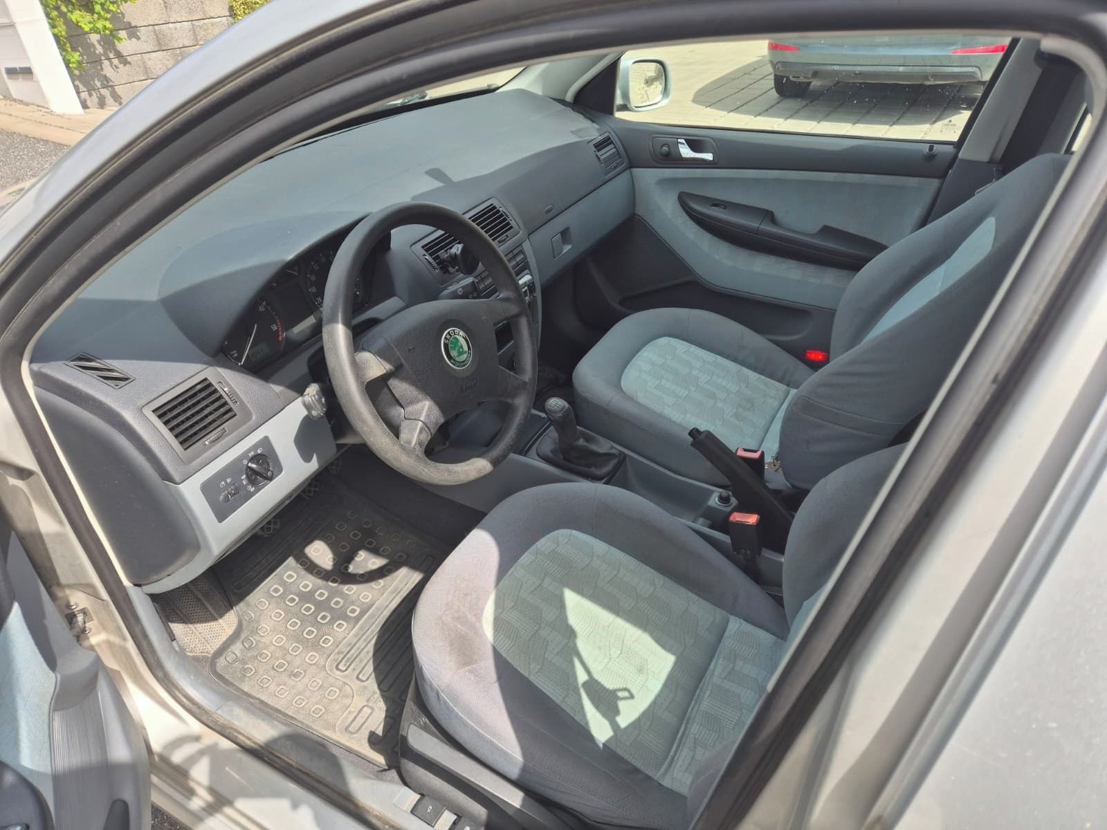 Škoda Fabia, 1.9 SDI KLIMA + 2 sady gum - fotka 6