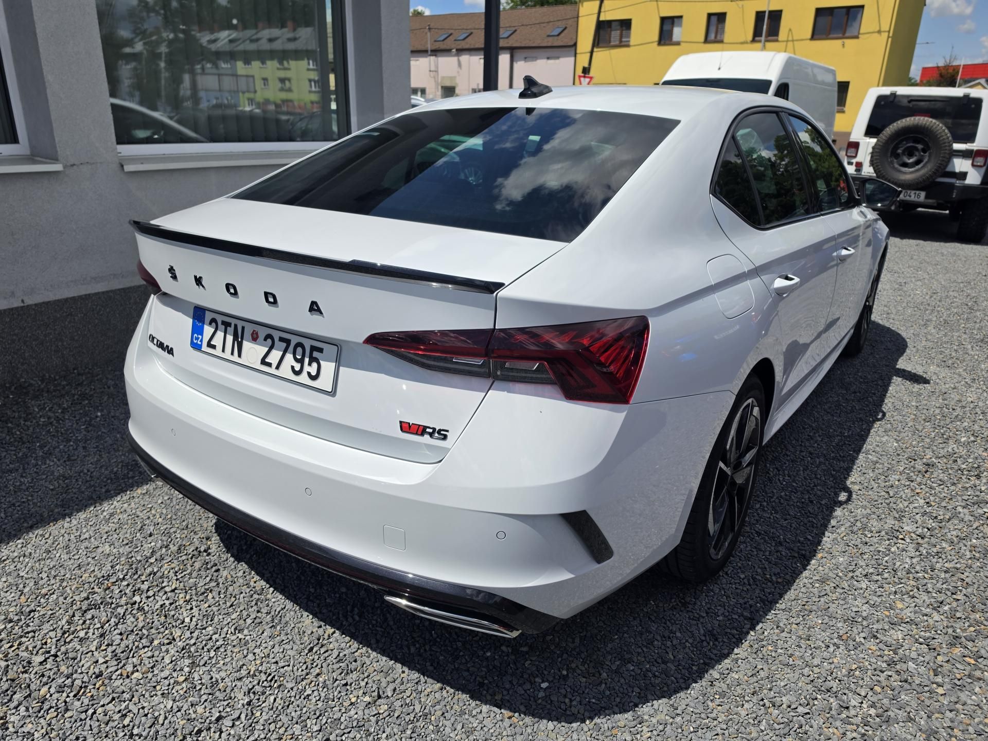 Škoda Octavia, 2.0 TDI RS DSG 5100km - fotka 4