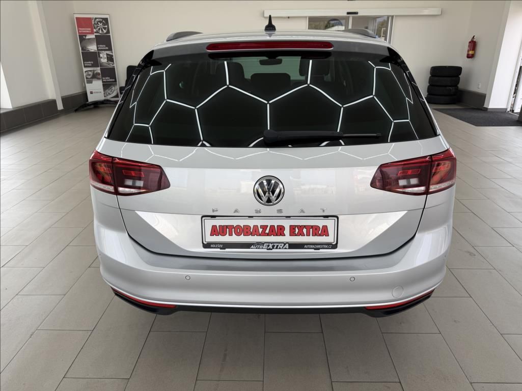 Volkswagen Passat, 2,0 TSI, LED, DSG, MirrorLink - fotka 4