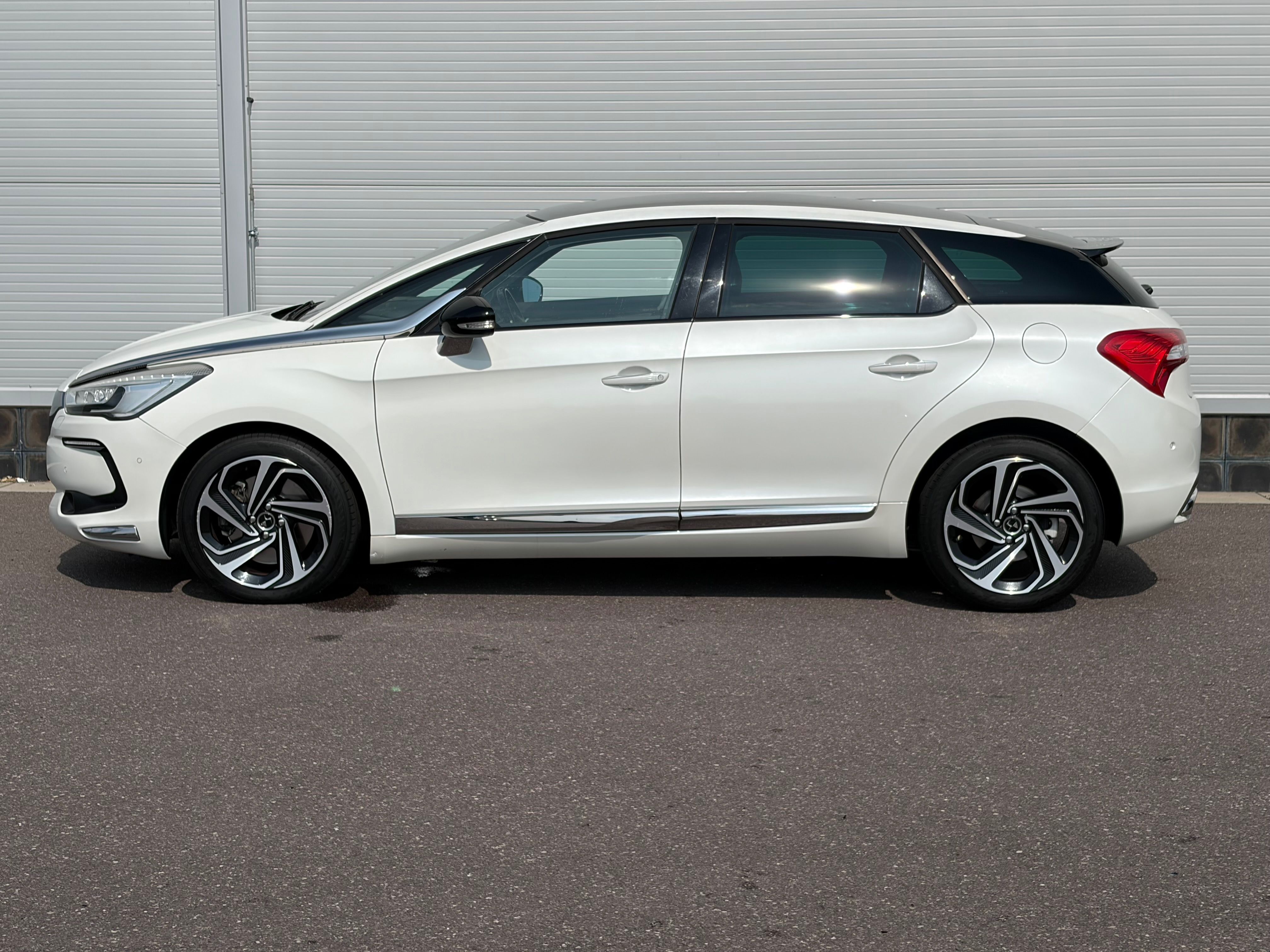 Citroën DS5, Facelift 2.0HDi 133kW AT - fotka 5