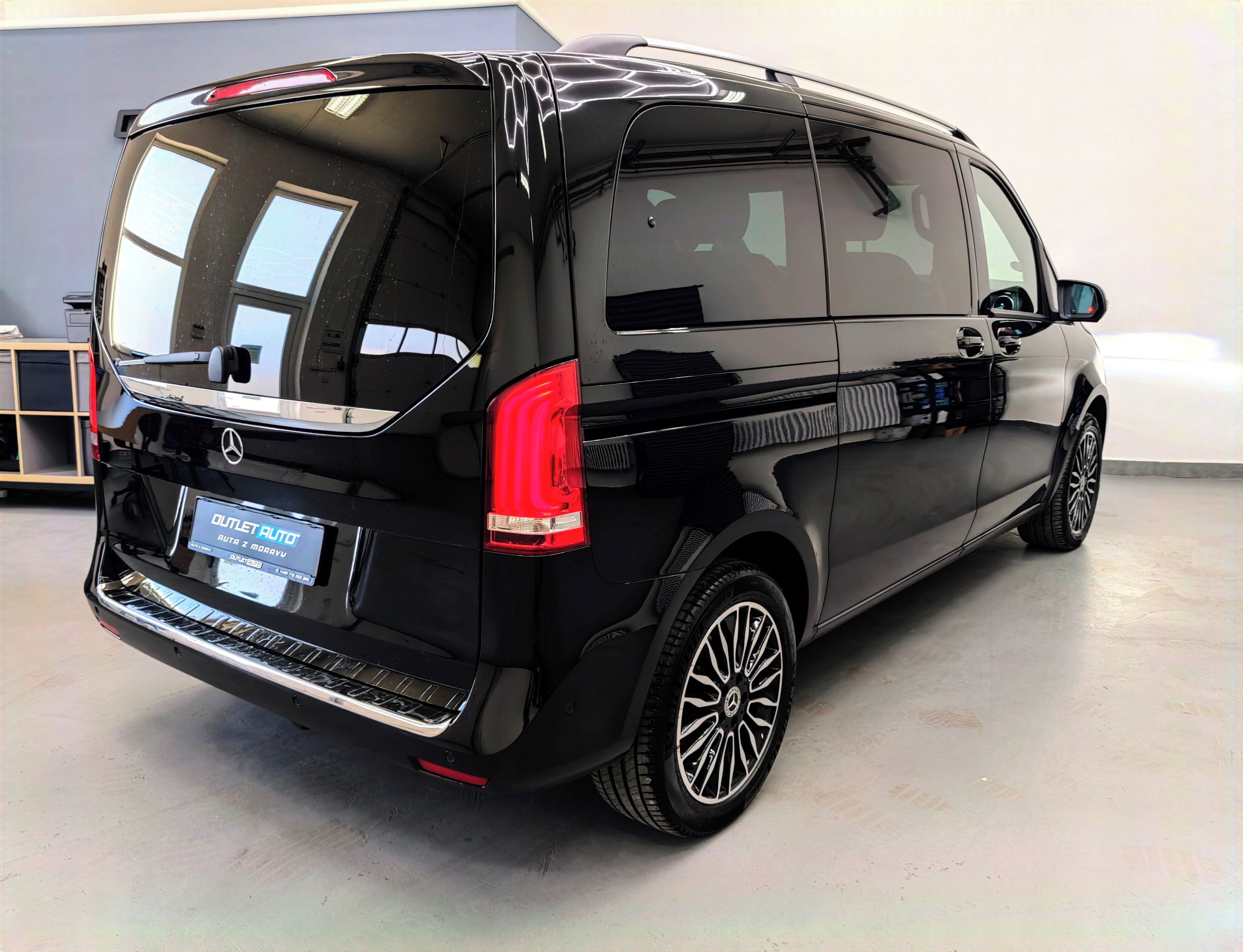 Mercedes-Benz Třídy V, 250d 4MATIC, 2018, AVANTGARDE - fotka 4