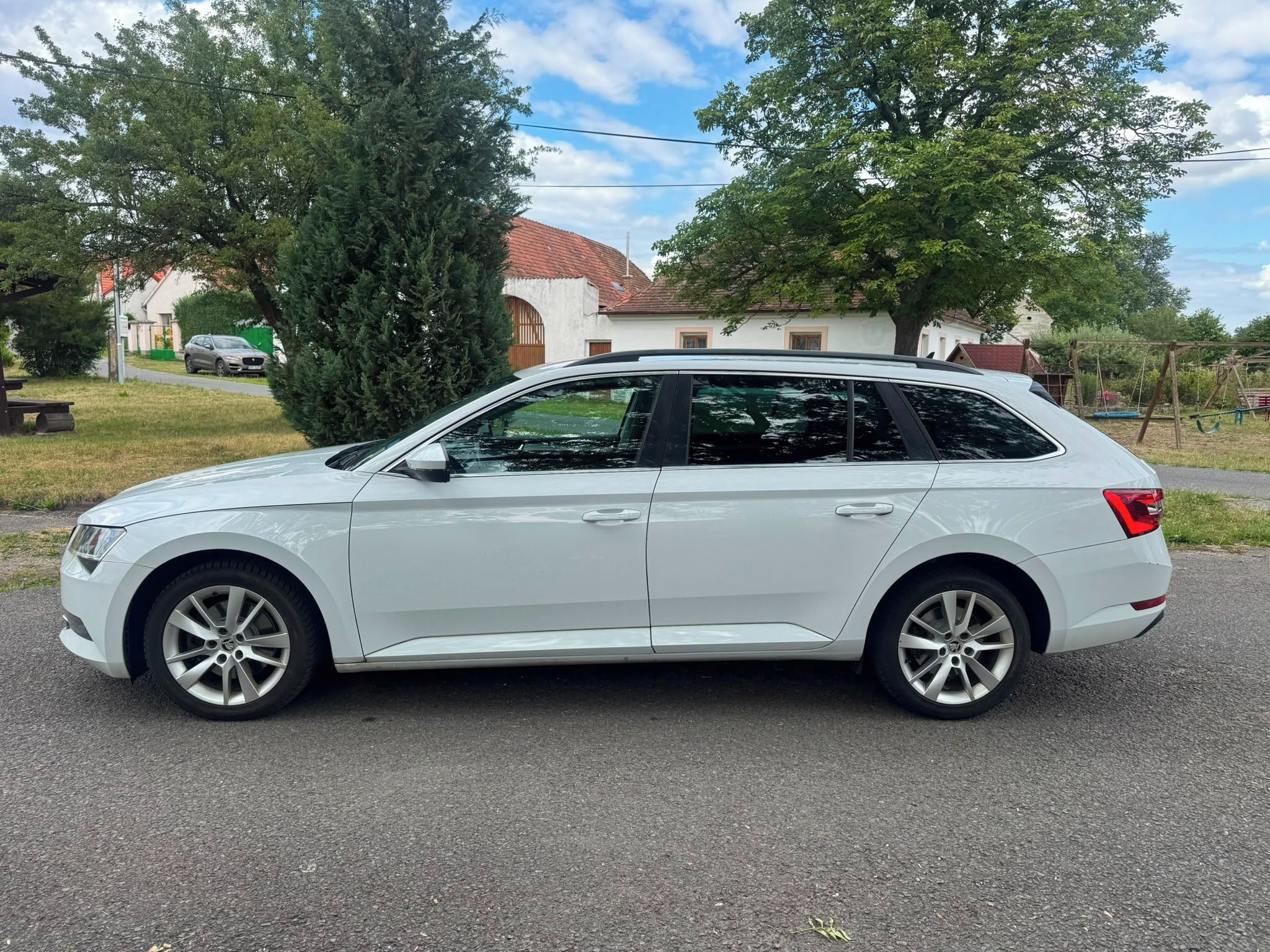 Škoda Superb, 2.0tdi DSG, 1.majitel, DPH - fotka 6