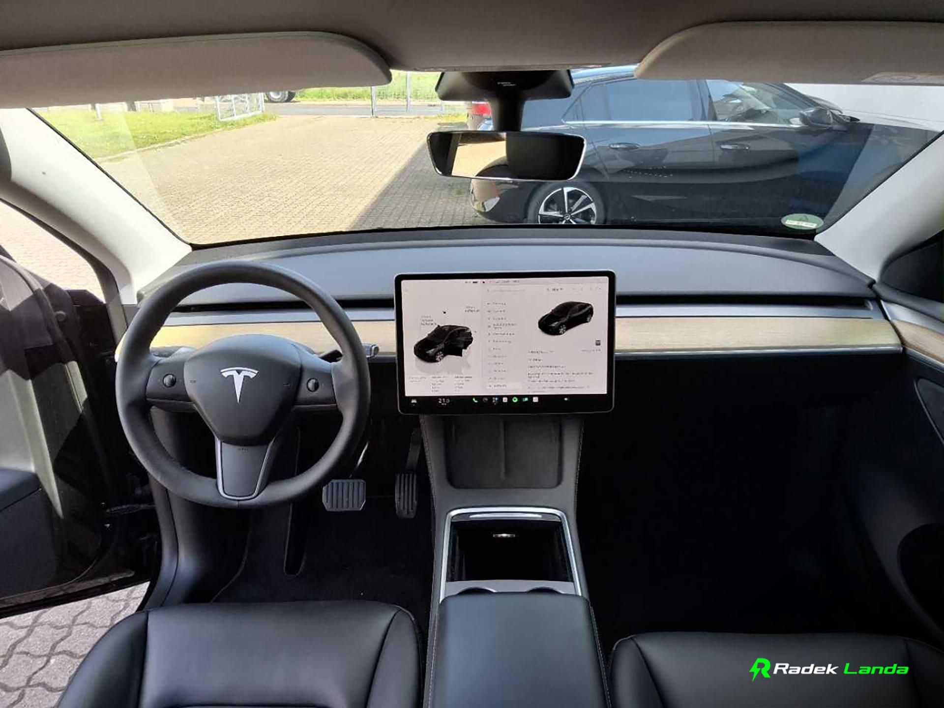 Tesla Model Y, Standard Range | LFP, RWD, AMD - fotka 6