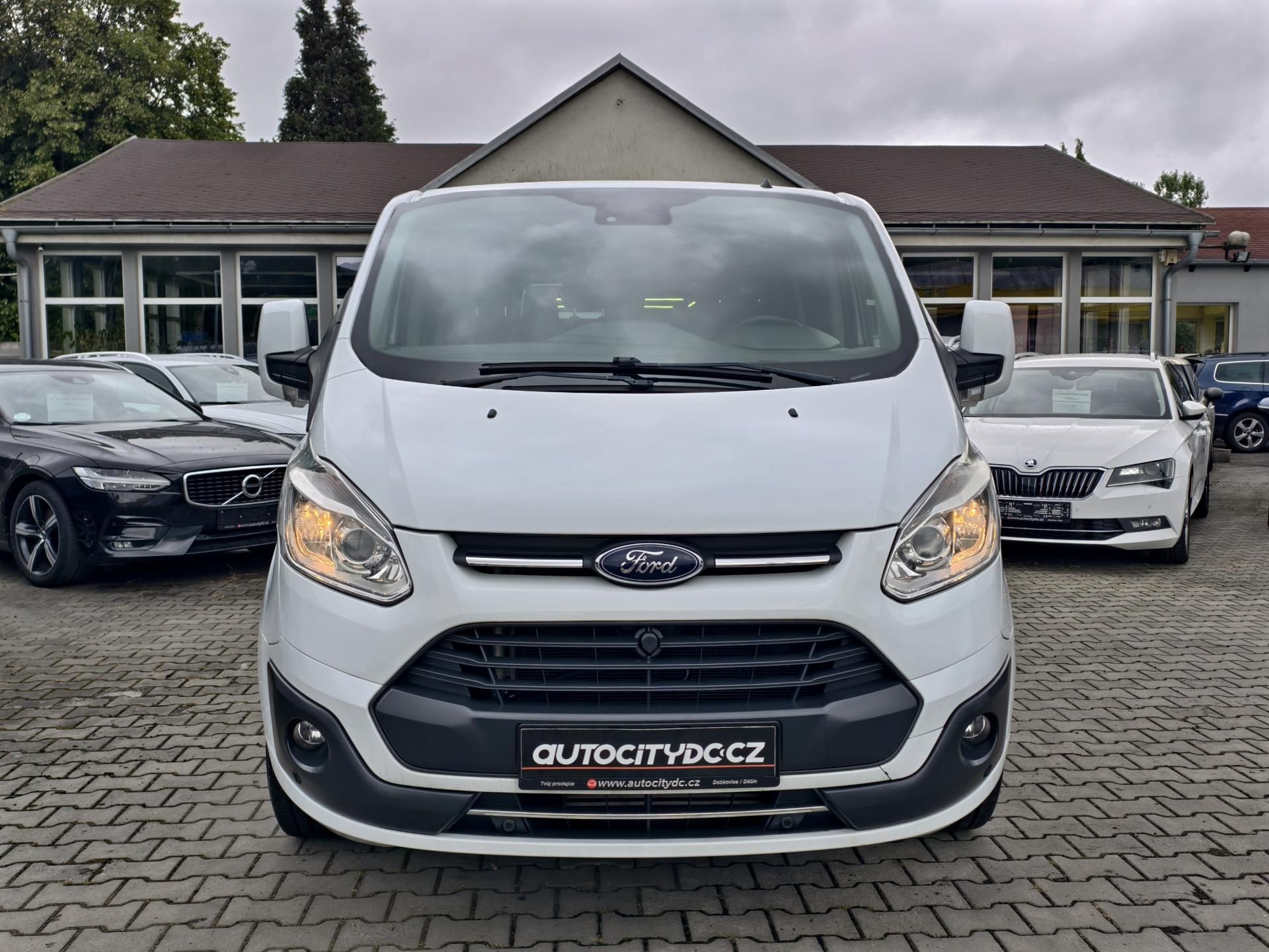 Ford Tourneo Custom, 2.0 EcoBlue 125kW, 9 MÍST, L2 - fotka 2