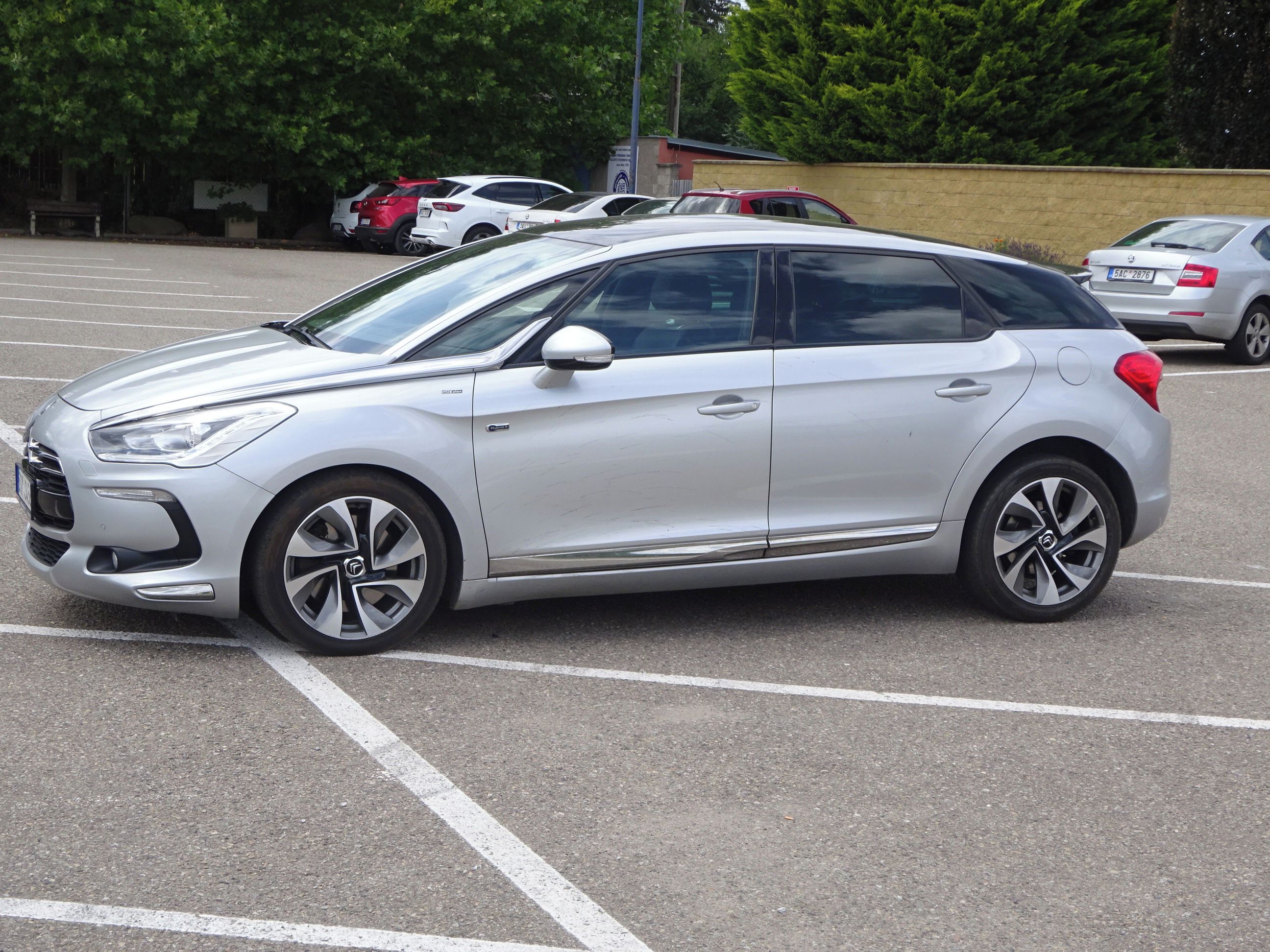 Citroën DS5, 2.0 HDI (120 KW) serviska EAT - fotka 3