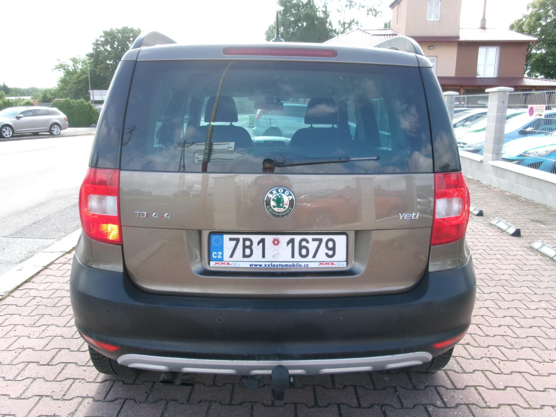 Škoda Yeti, 2,0TDI 4x4 AC BT TEMP VÝHŘEV - fotka 6