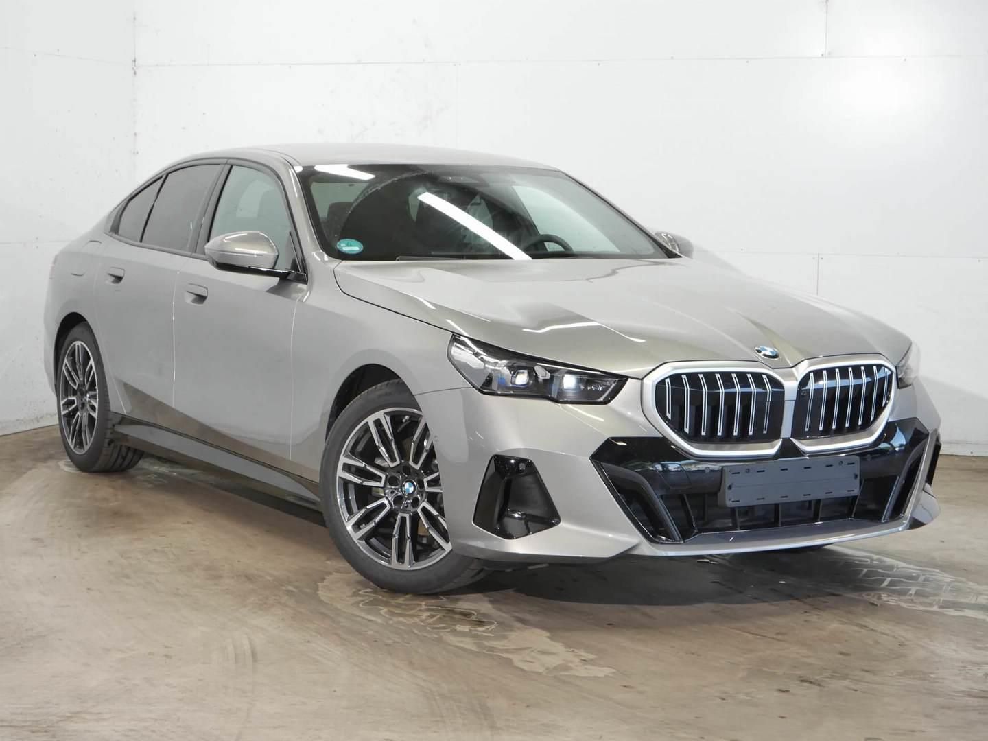 BMW Řada 5, 520d xDrive Harman Ventilace - fotka 2