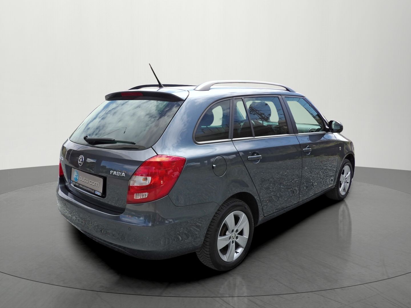 Škoda Fabia, 1.2TSI 63kW Tempomat Alu PDC - fotka 4