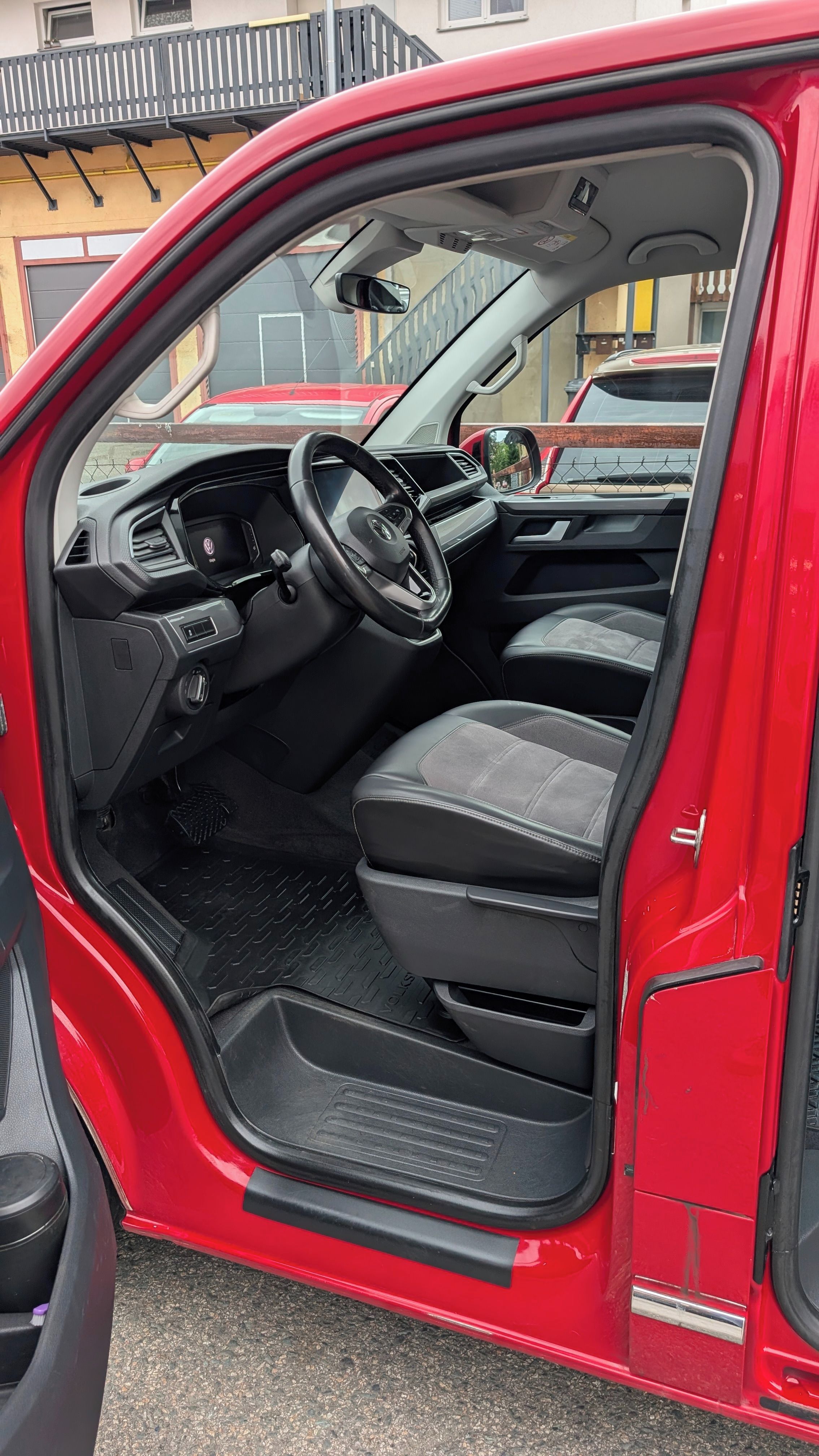 Volkswagen Multivan, 2.0 TDI DSG Highline - fotka 6