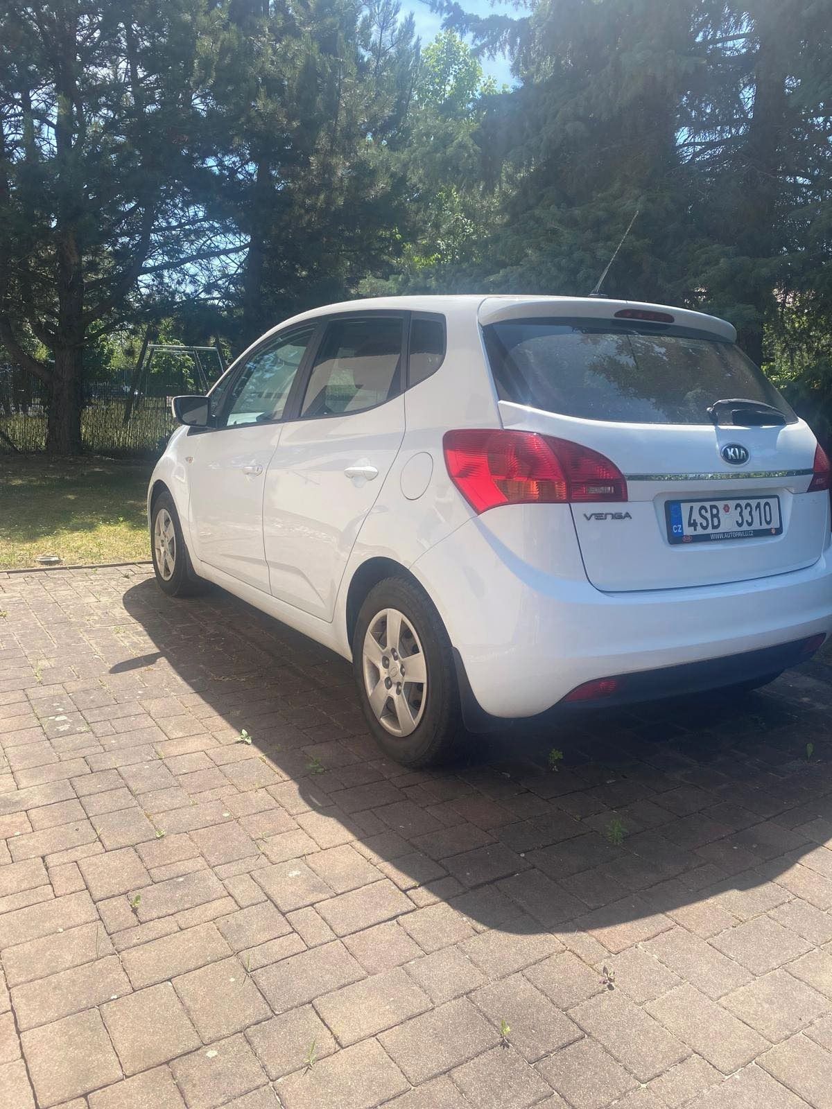 Kia Venga, Kia Venga s ručním řízením - fotka 2