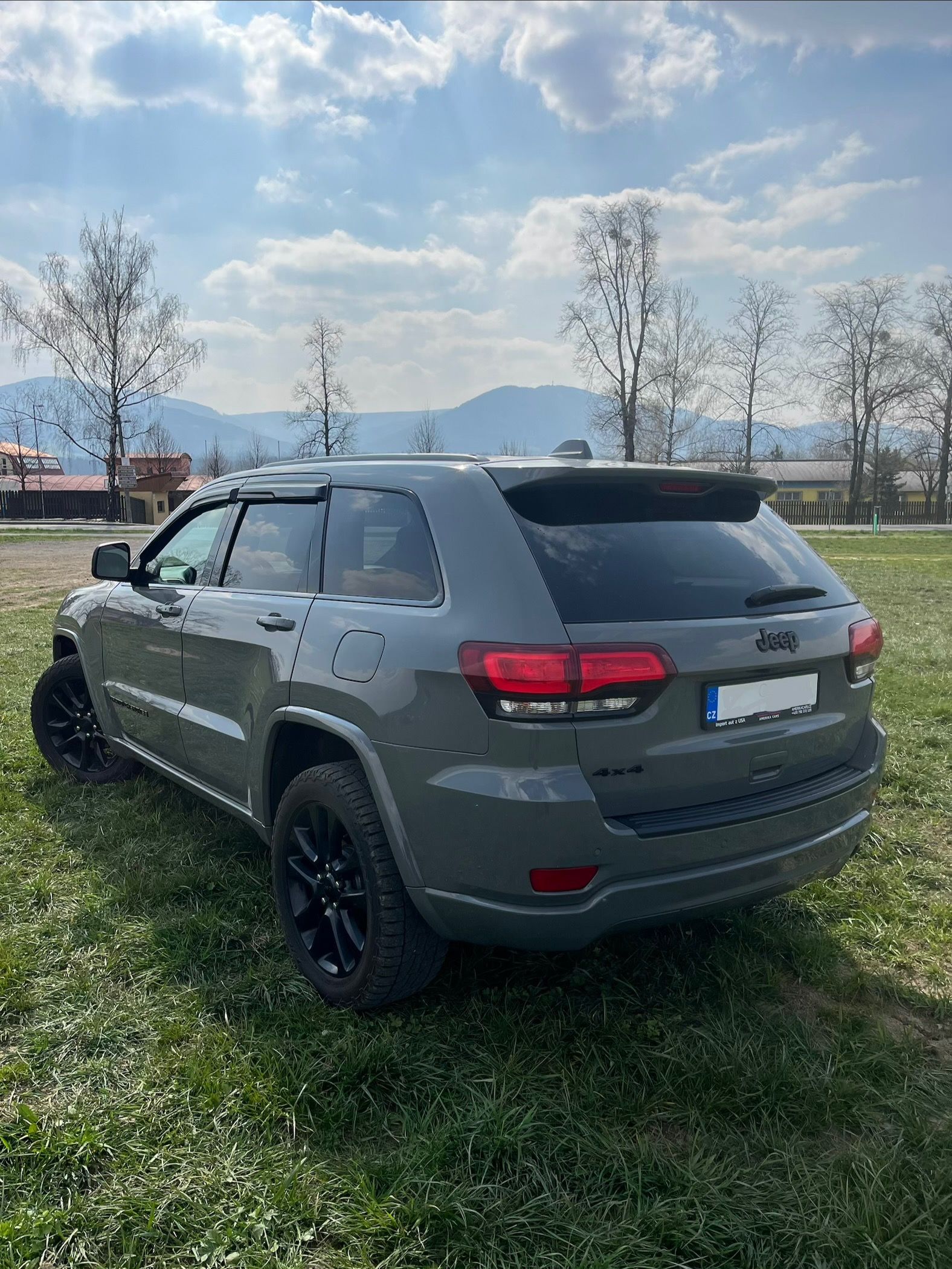 Jeep Grand Cherokee, Altitude 20” TOP stav - fotka 4